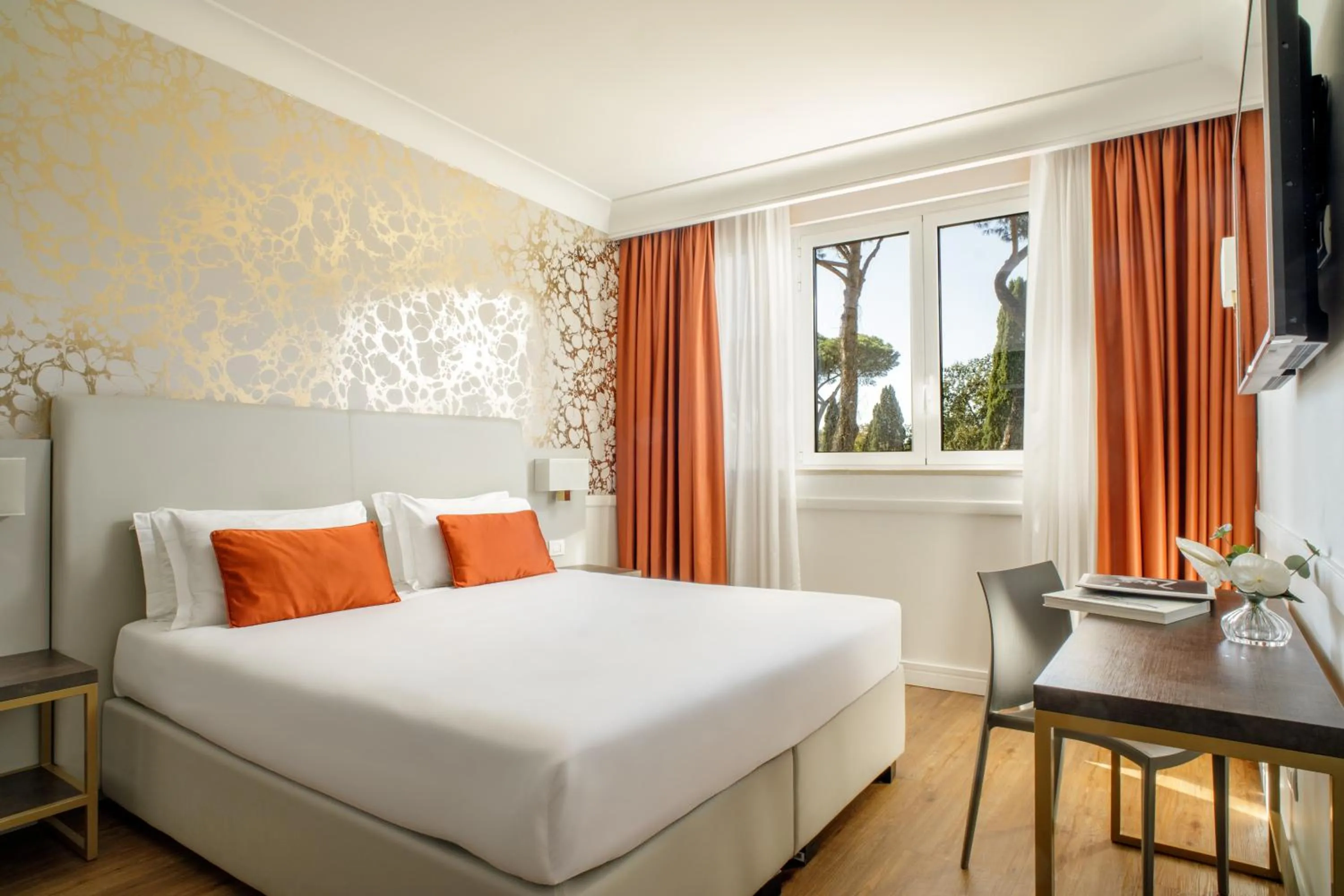 Bedroom, Bed in Hotel Shangri-La Roma by OMNIA hotels