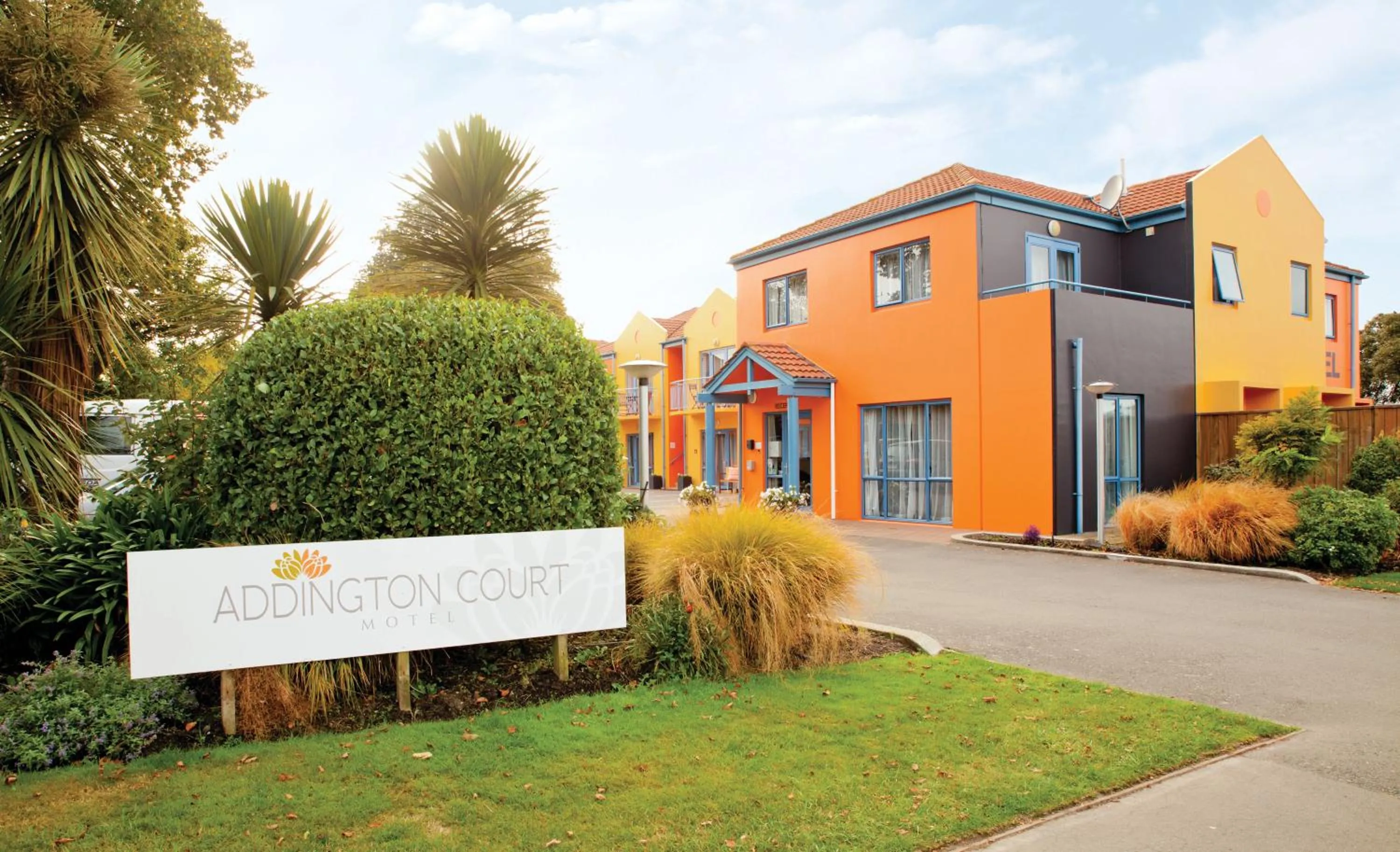 Facade/entrance in Addington Court Motel