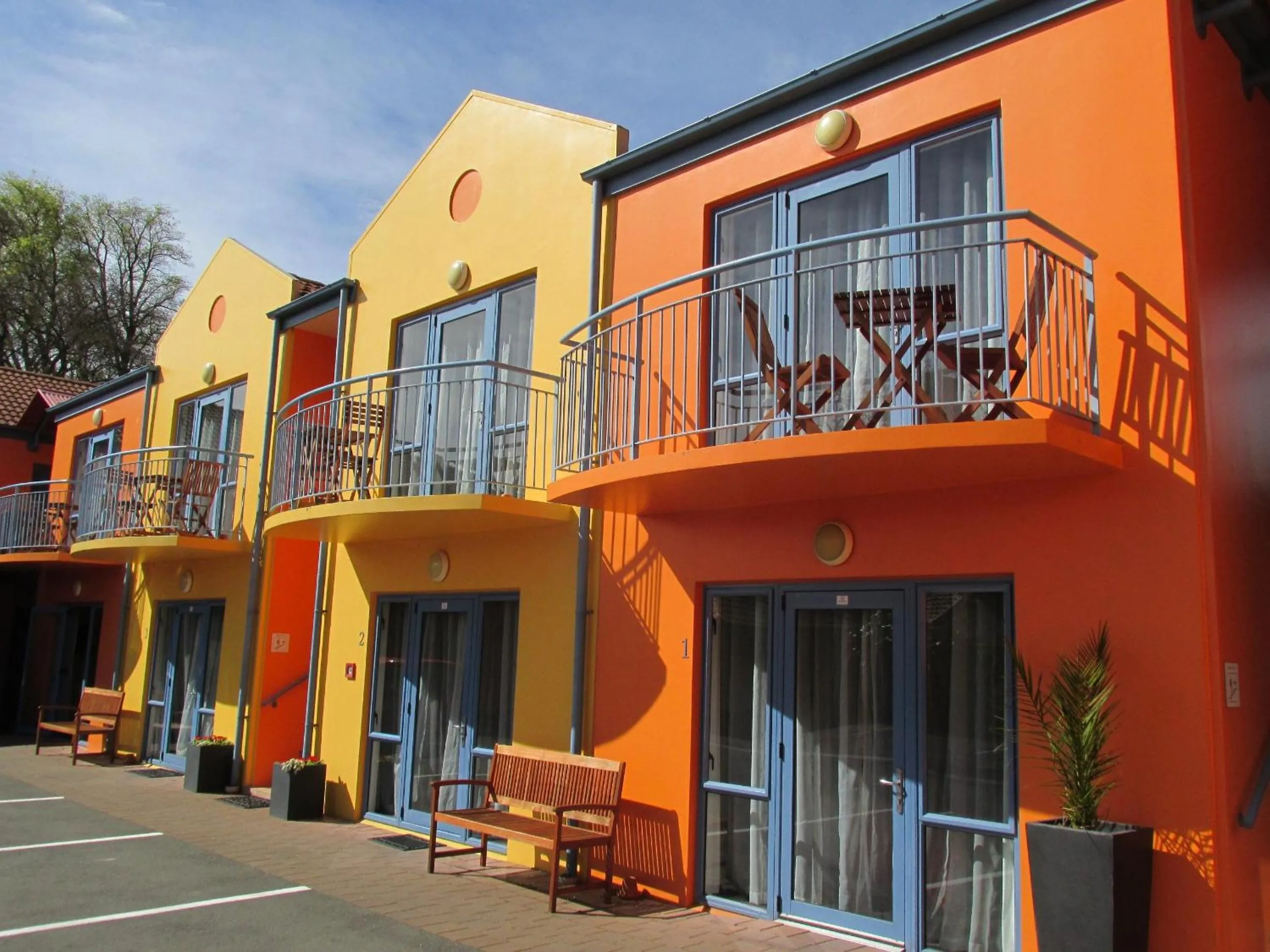 Facade/entrance in Addington Court Motel