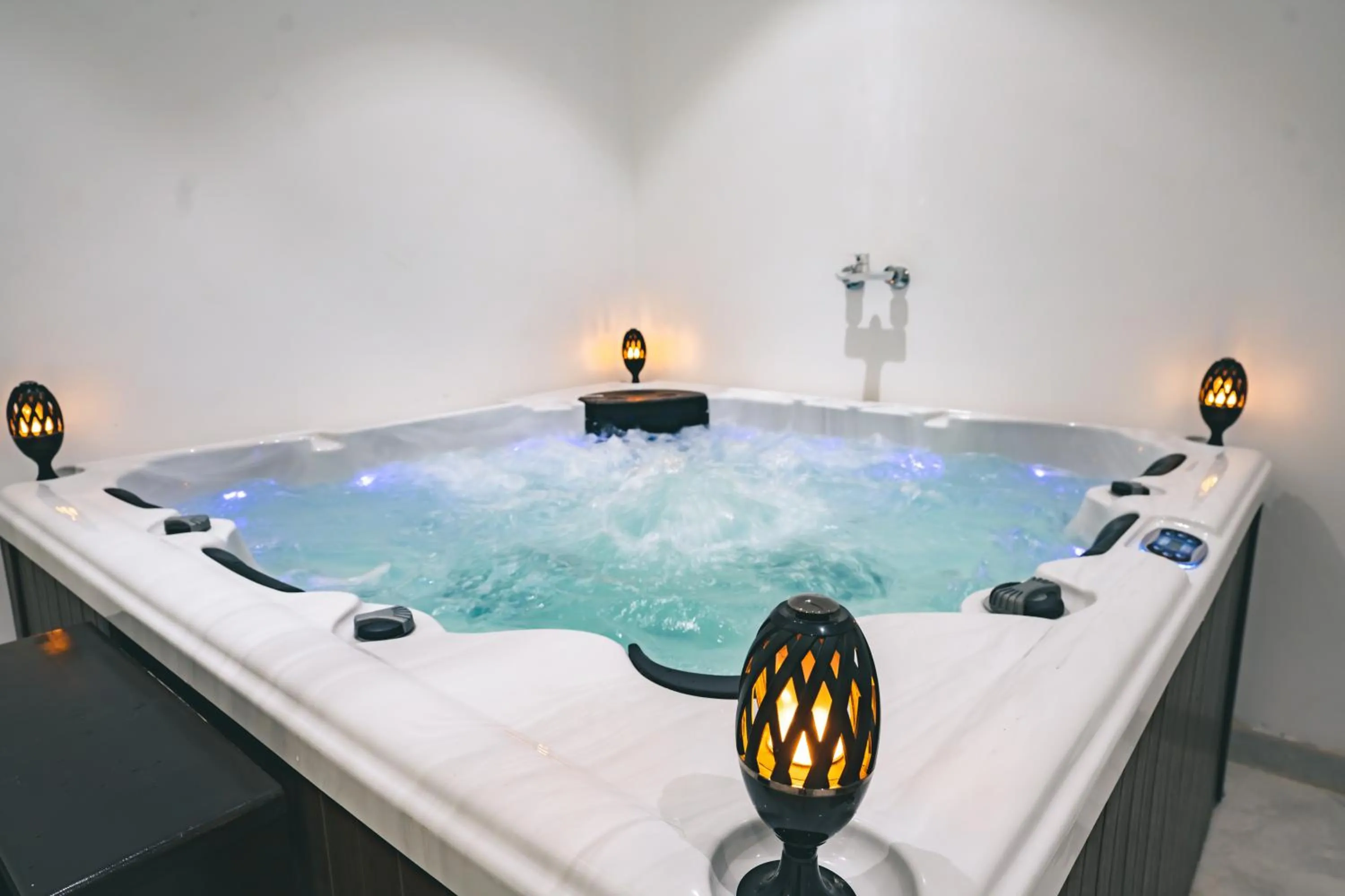 Hot Tub in Iridium Hotel