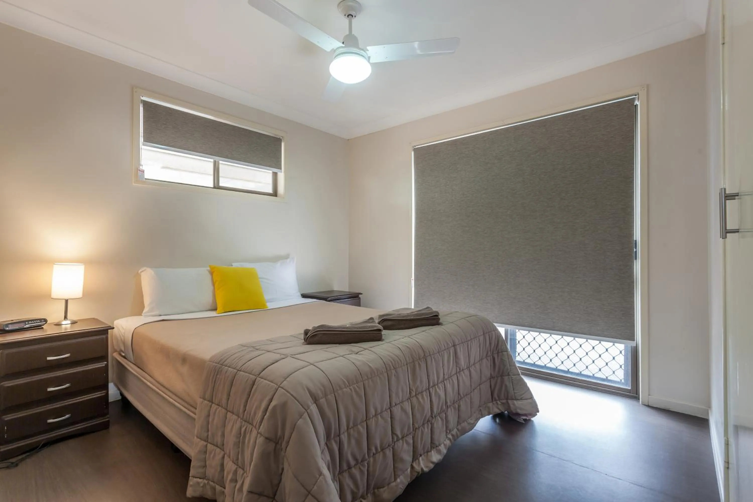 Day, Bed in Clifford Gardens Motor Inn