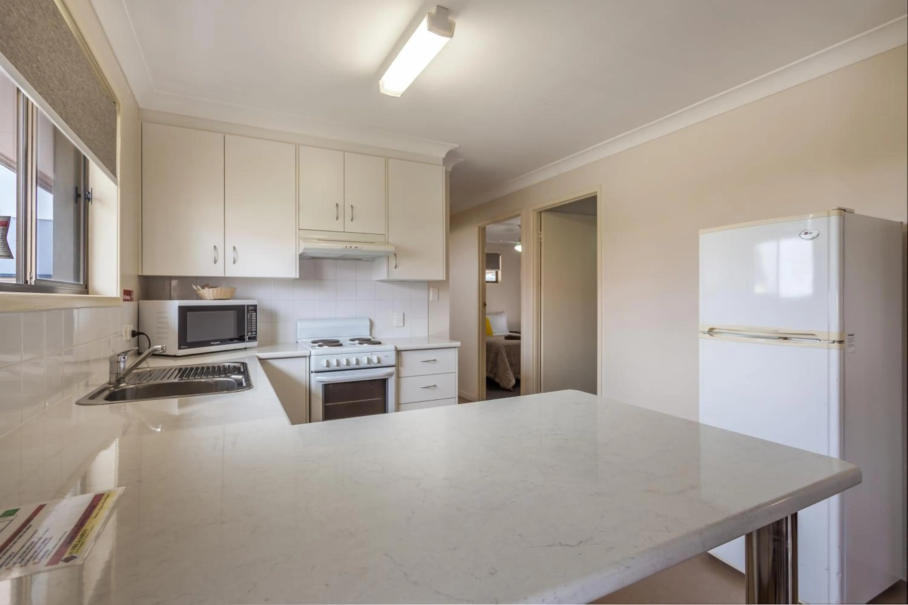 Kitchen or kitchenette in Clifford Gardens Motor Inn