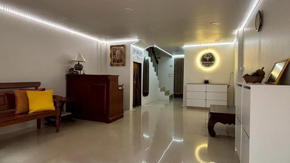 Bed in Le Tanjong House