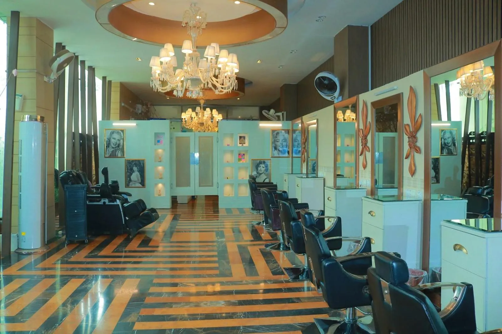 Sauna in Safari Club 1