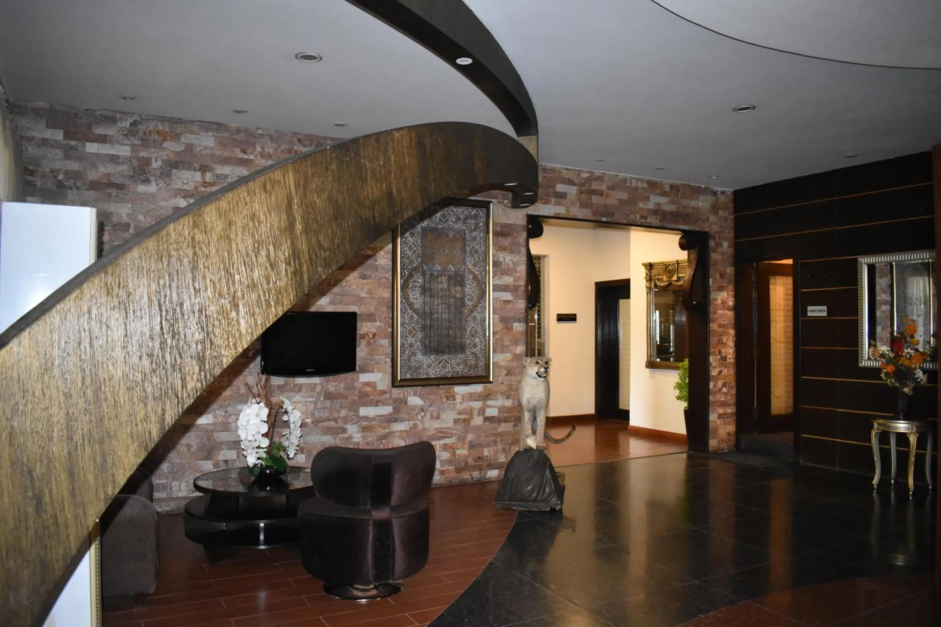 Seating area in Safari Club 1