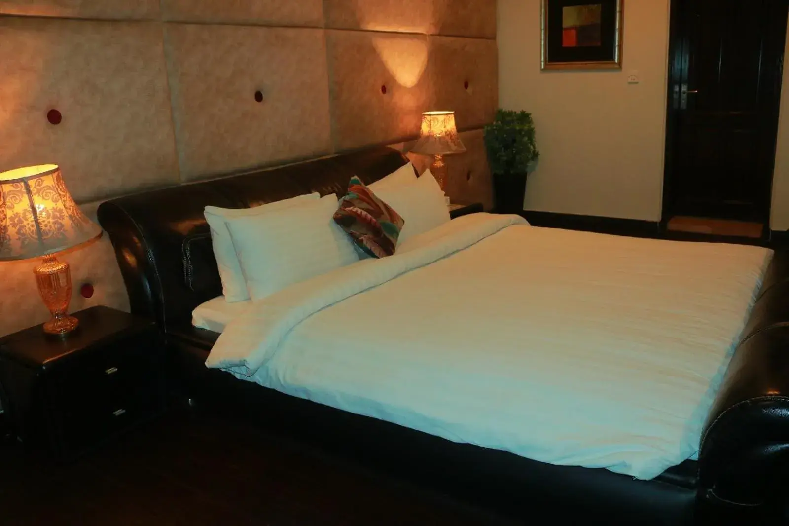 Bedroom, Bed in Safari Club 1 Bedroom, Bed in Safari Club 1