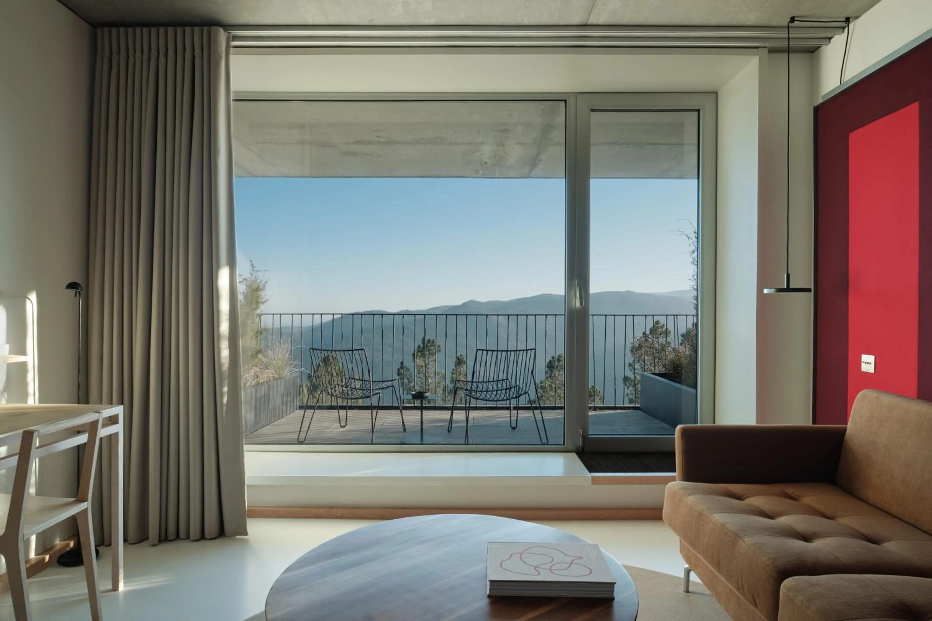 Seating area in Casa de São Lourenço - Burel Panorama Hotel - member of Relais & Châteaux