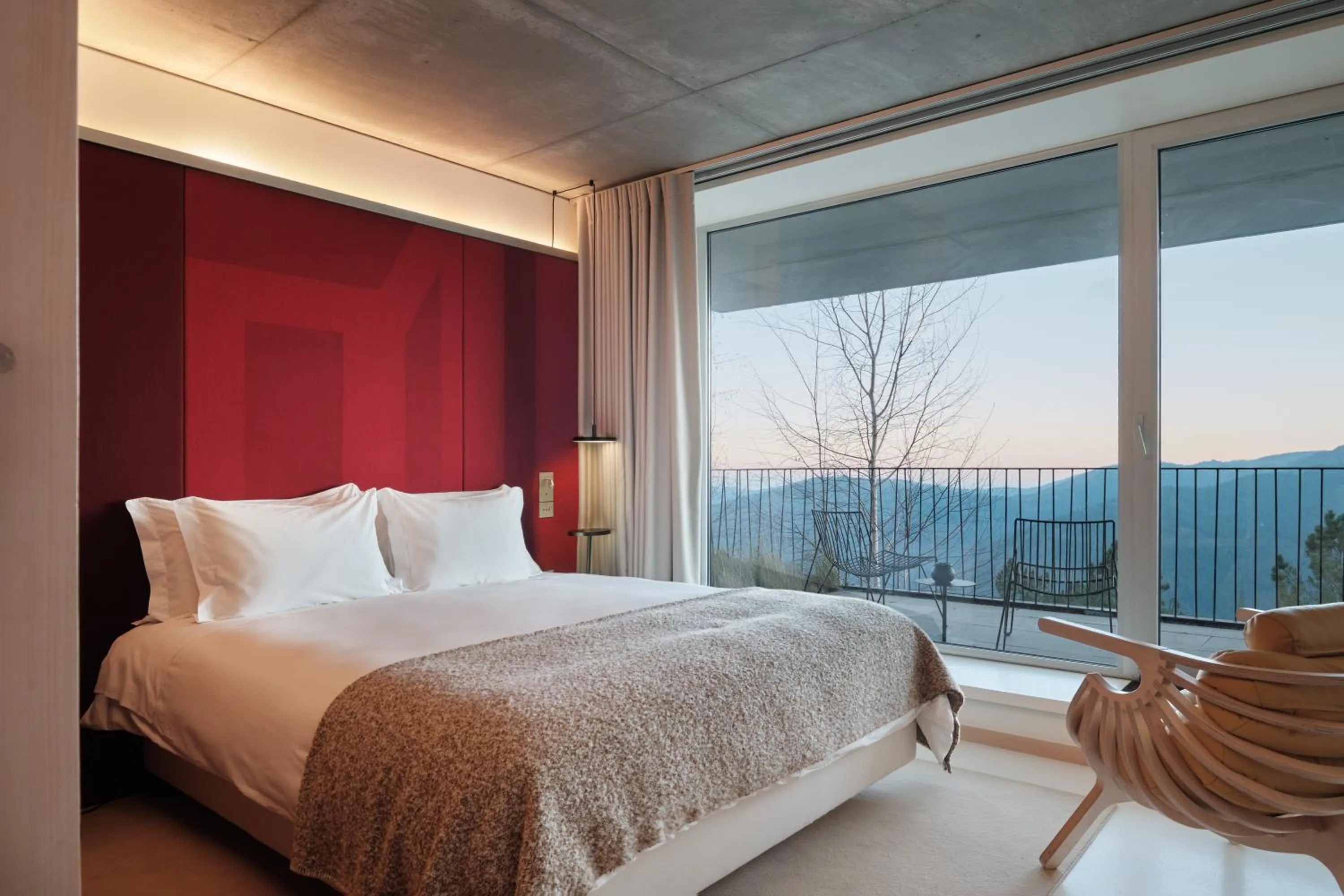 Bedroom, Bed in Casa de São Lourenço - Burel Panorama Hotel - member of Relais & Châteaux