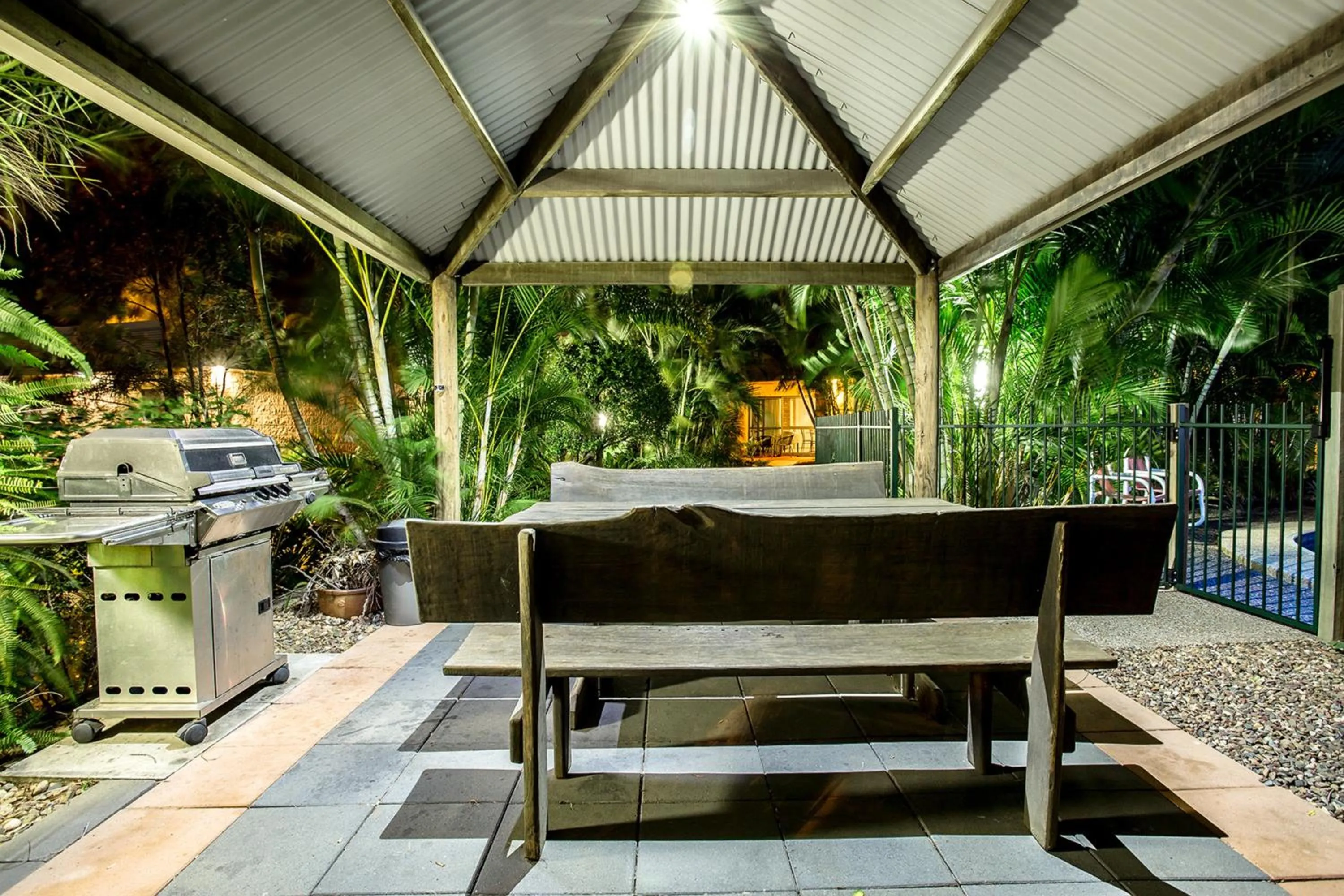 BBQ facilities in Pialba Motor Inn