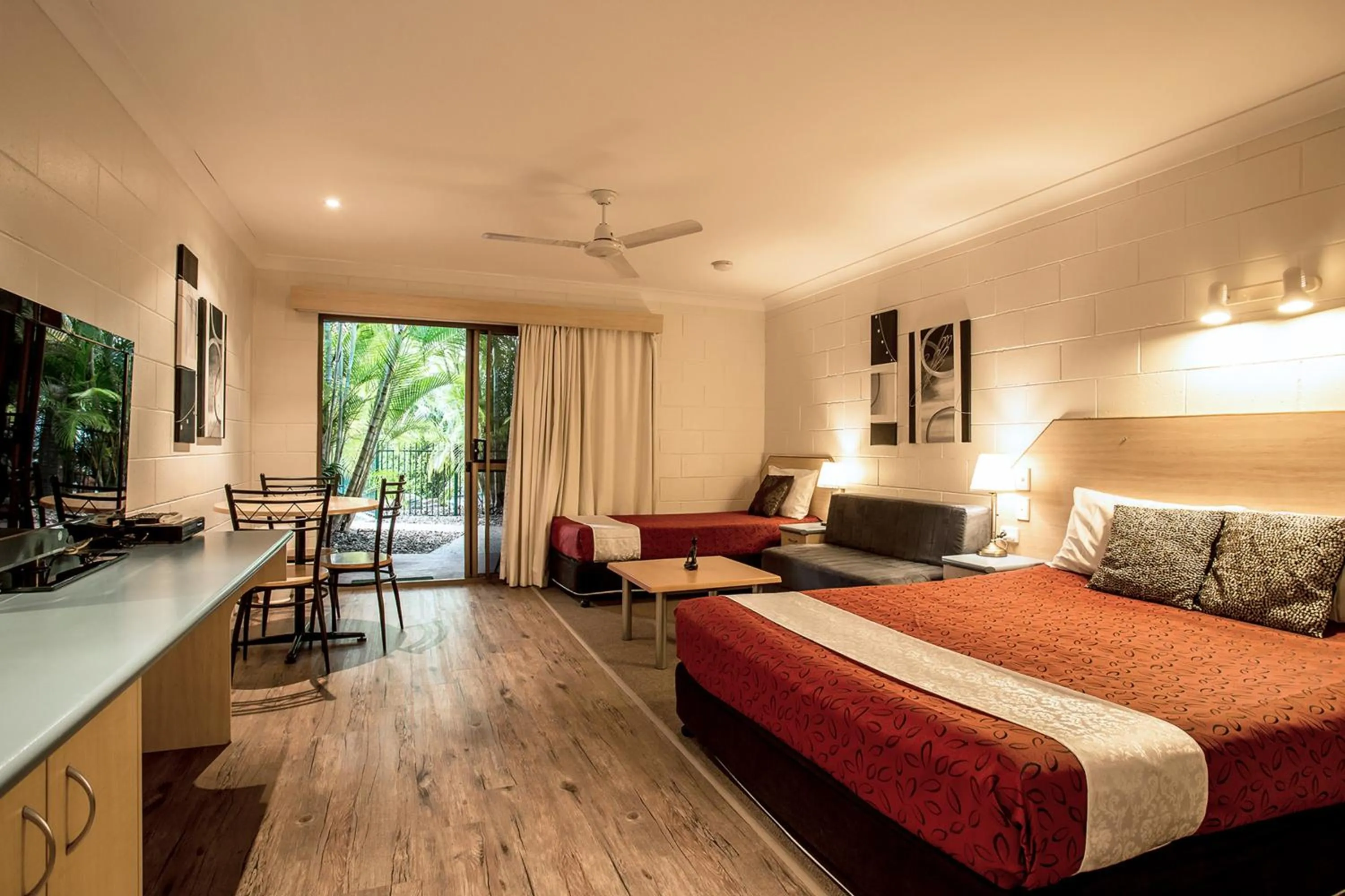 Bedroom, Bed in Pialba Motor Inn