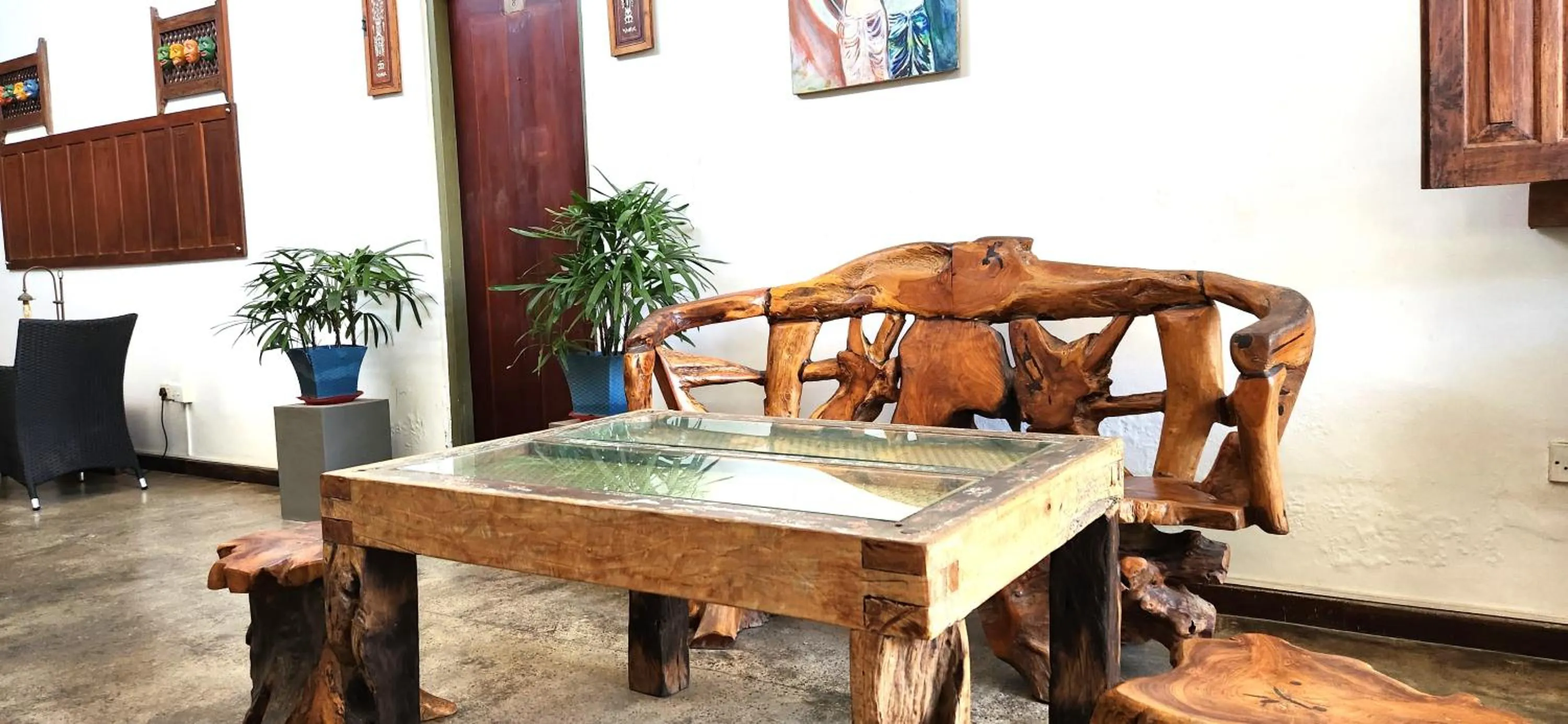 Seating area in Gomez Place