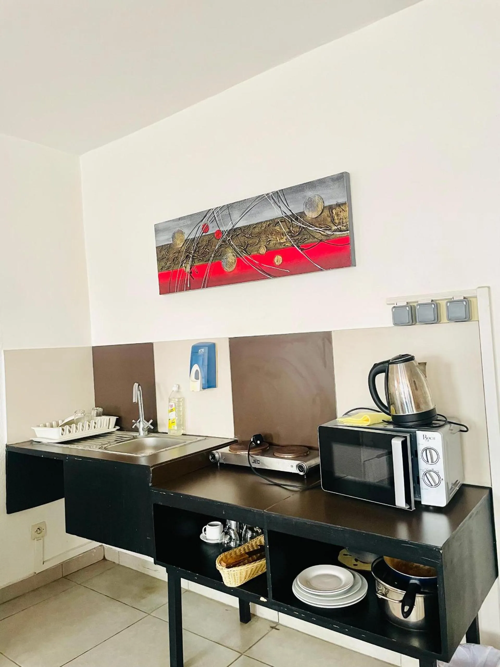 Coffee/tea facilities in Résidences Les Hauts de l'Indenié