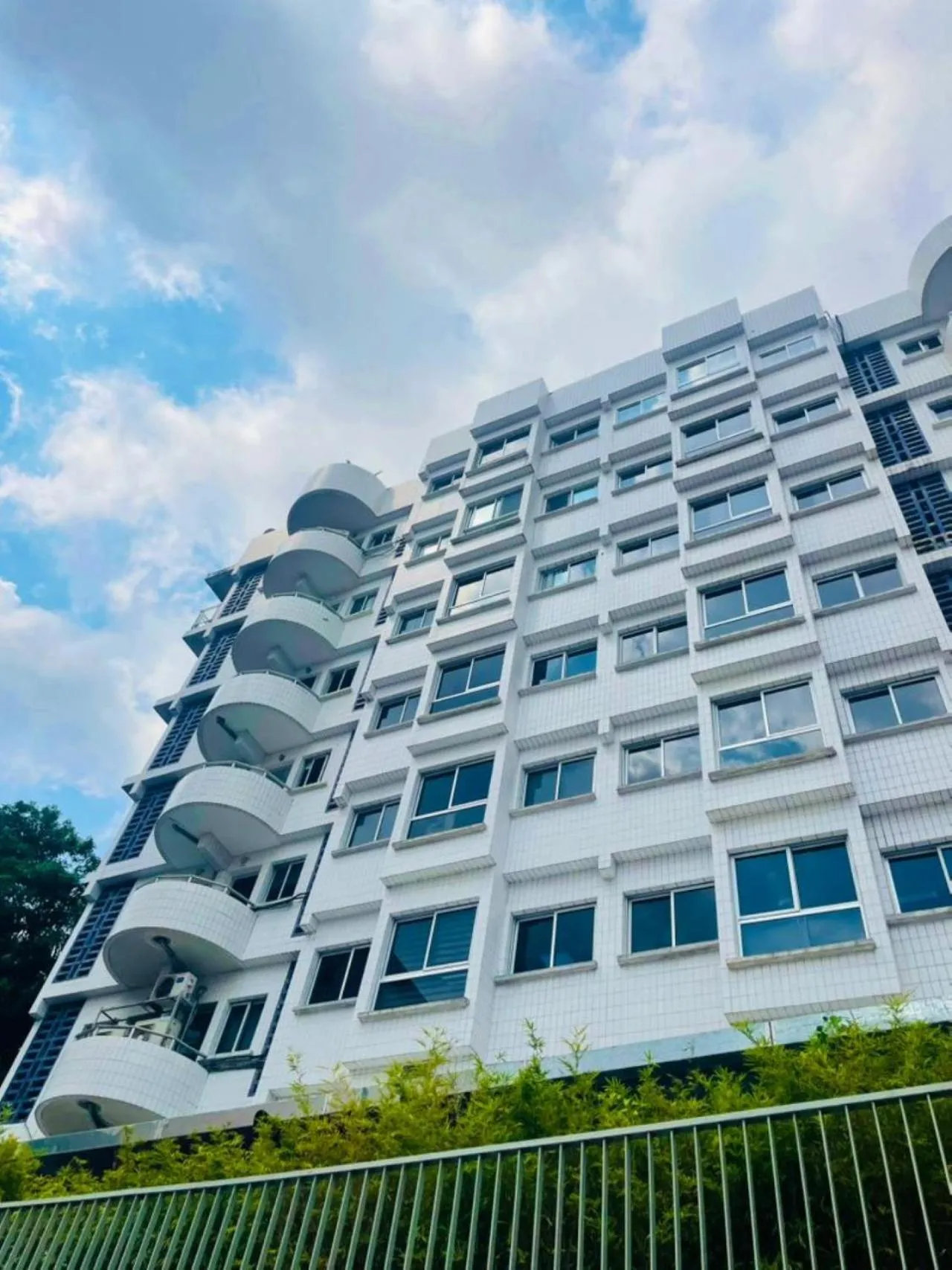 Property building in Résidences Les Hauts de l'Indenié