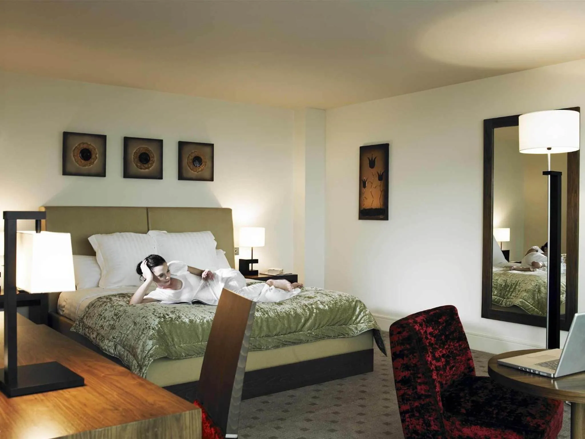 People, Bed in Hodson Bay Hotel