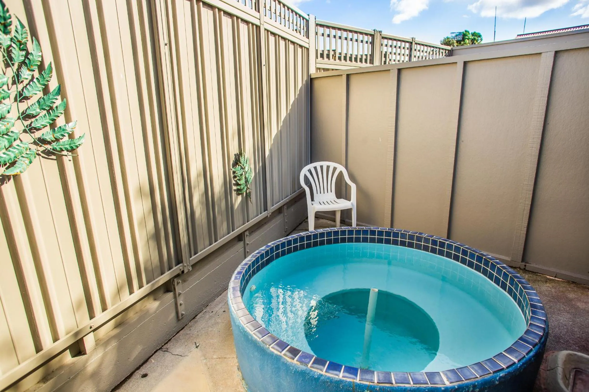 Spring in Bennetts Thermal Motor Inn