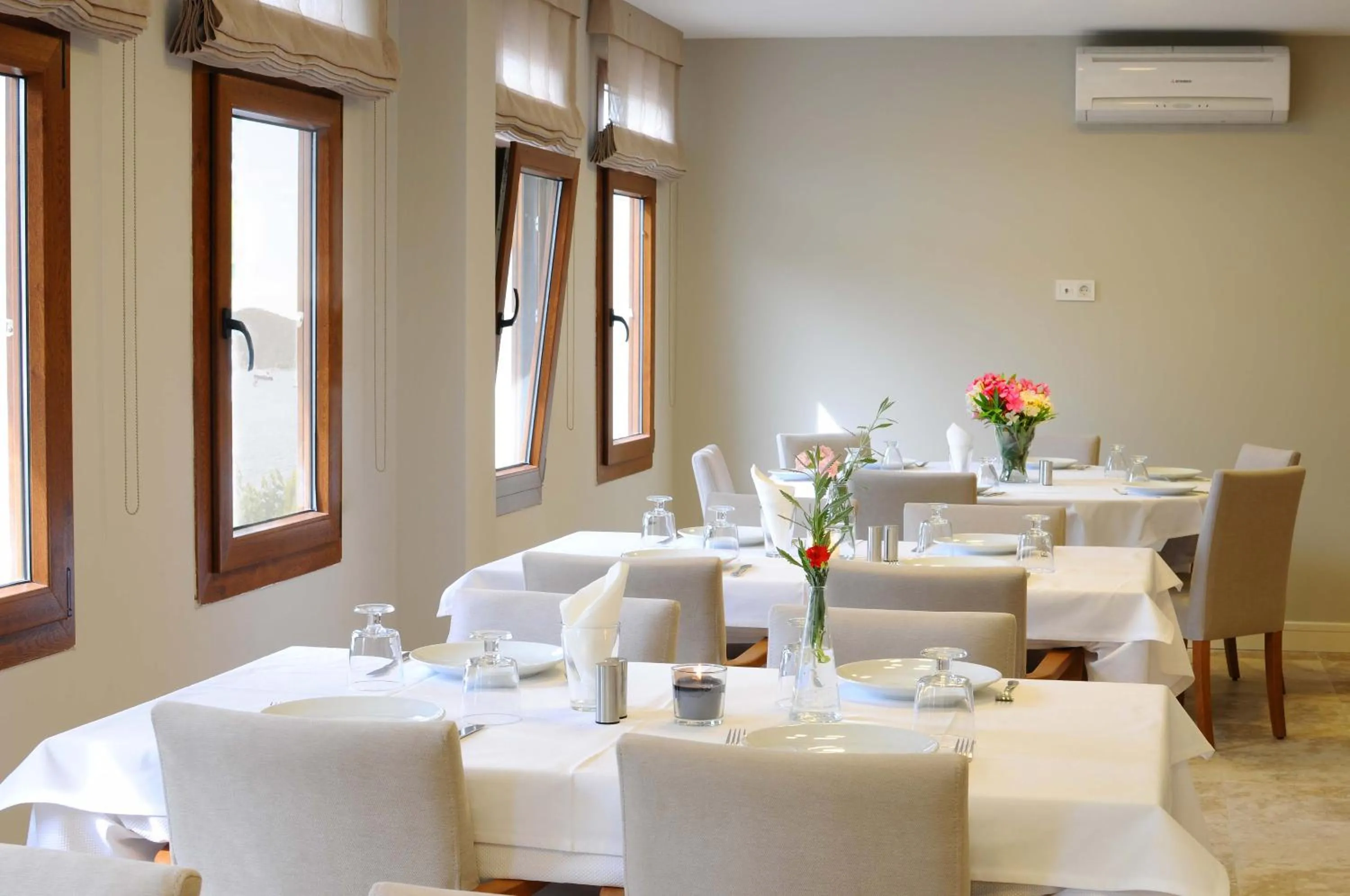 Restaurant/places to eat in Teos Lodge Pansiyon