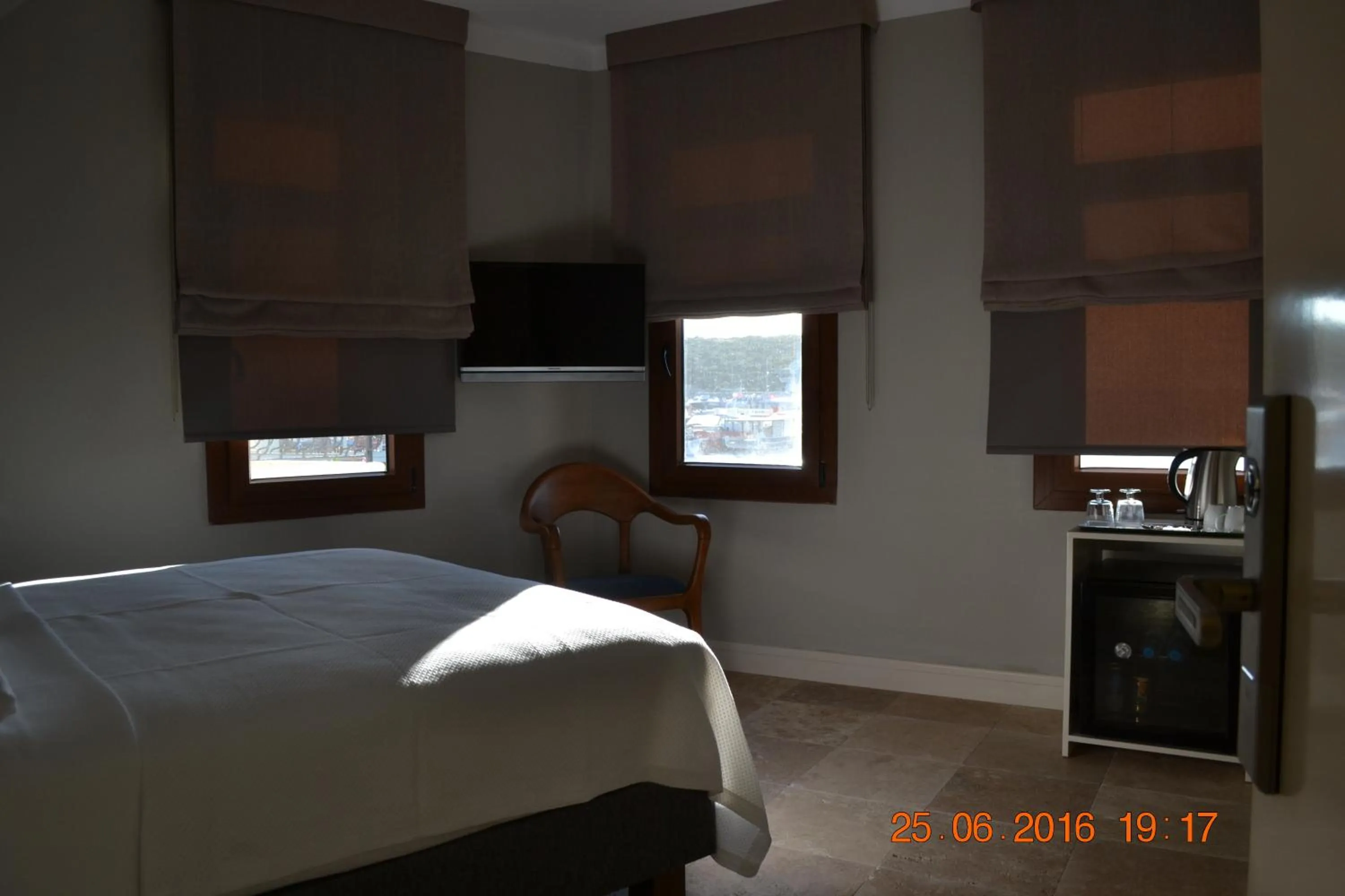 TV and multimedia, Bed in Teos Lodge Pansiyon