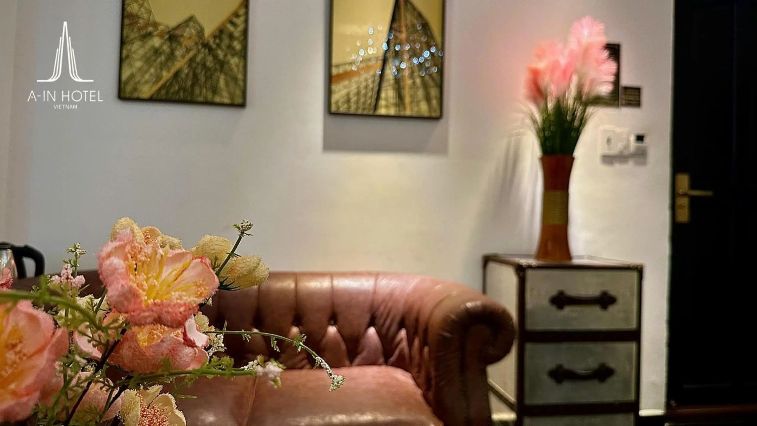 Decorative detail in A In Hotel Glamour