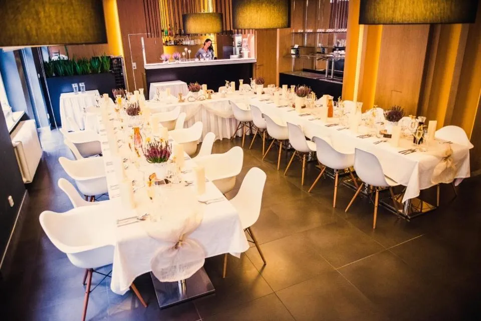Restaurant/places to eat in Hotel Tomášov