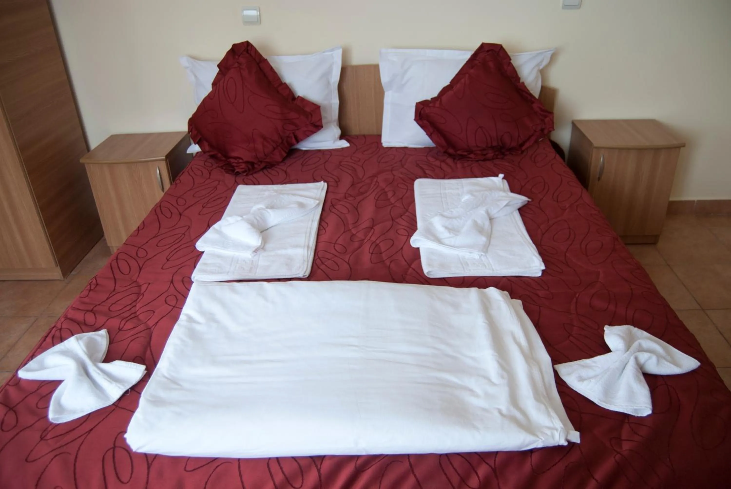 Photo of the whole room, Bed in Hotel Laguna
