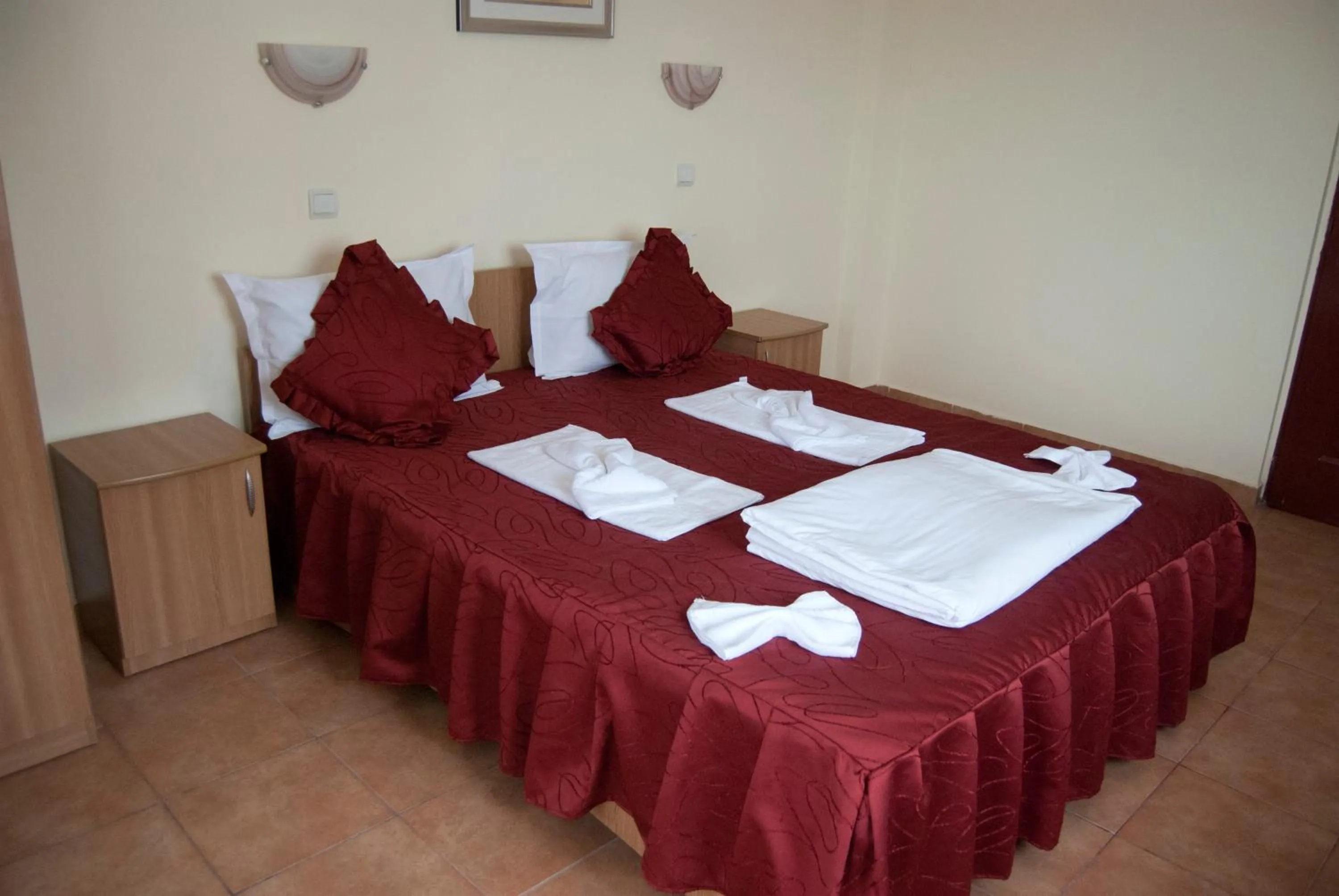 Photo of the whole room, Bed in Hotel Laguna