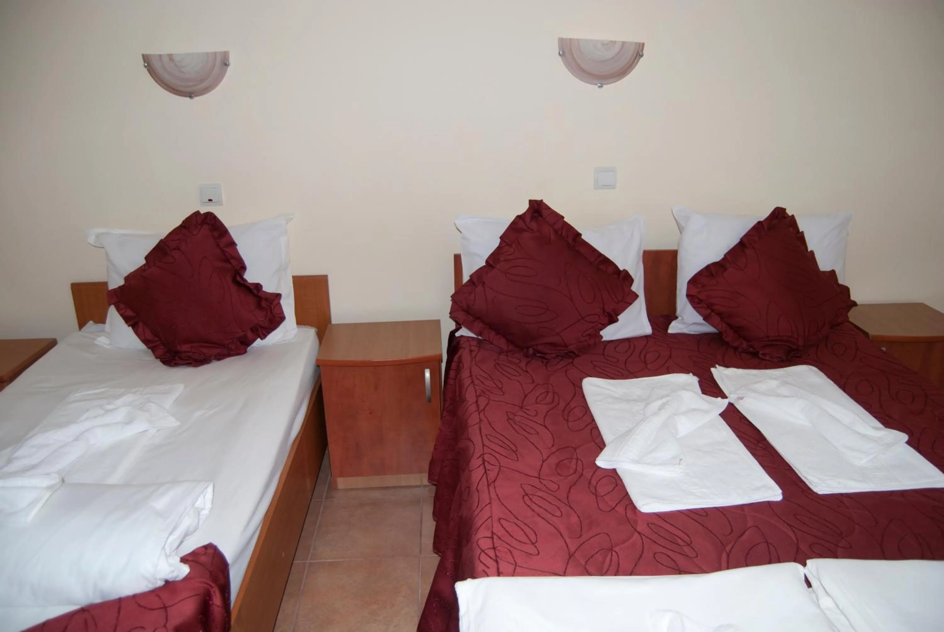 Photo of the whole room, Bed in Hotel Laguna