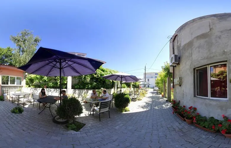 Patio in Hotel Laguna