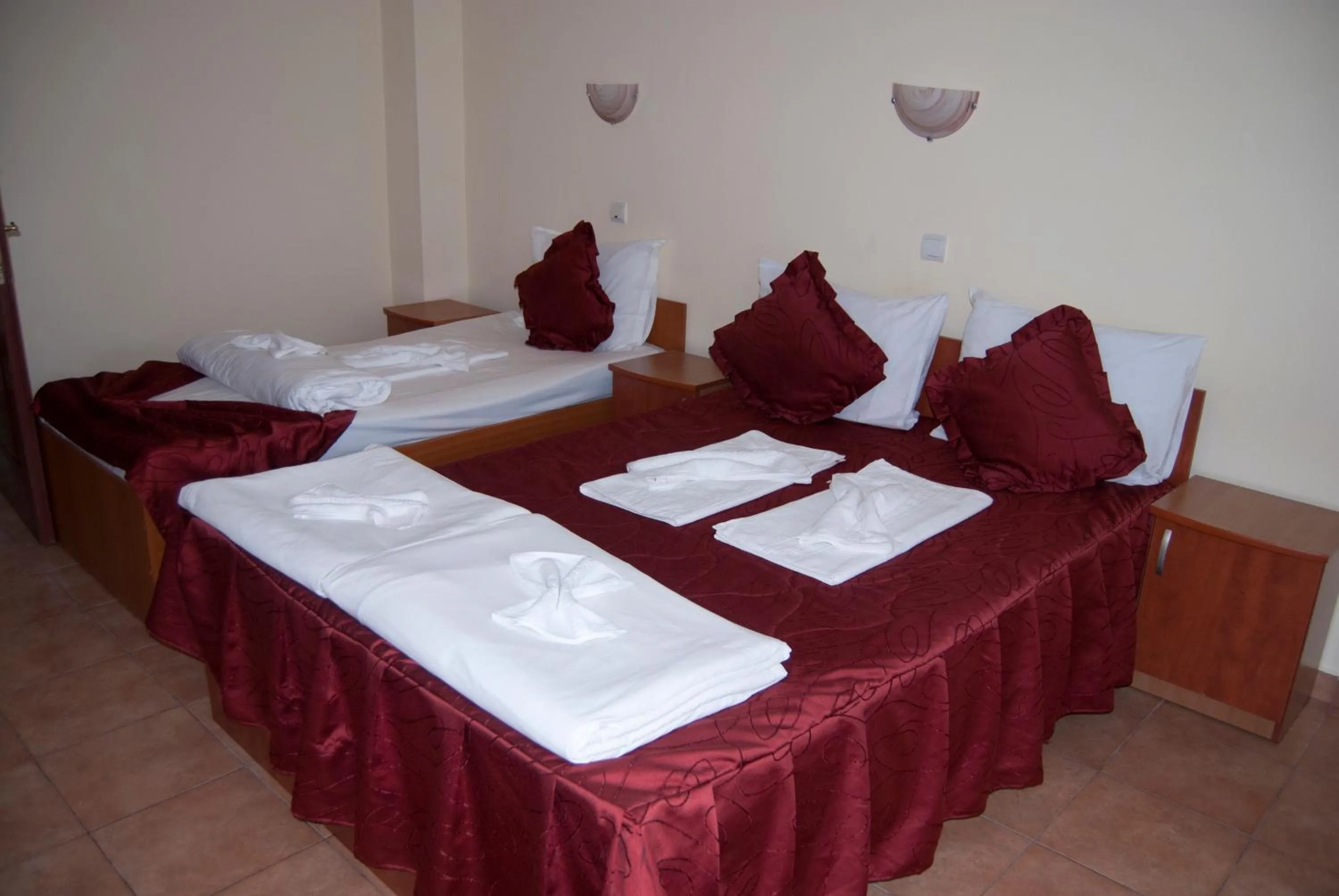 Photo of the whole room, Bed in Hotel Laguna