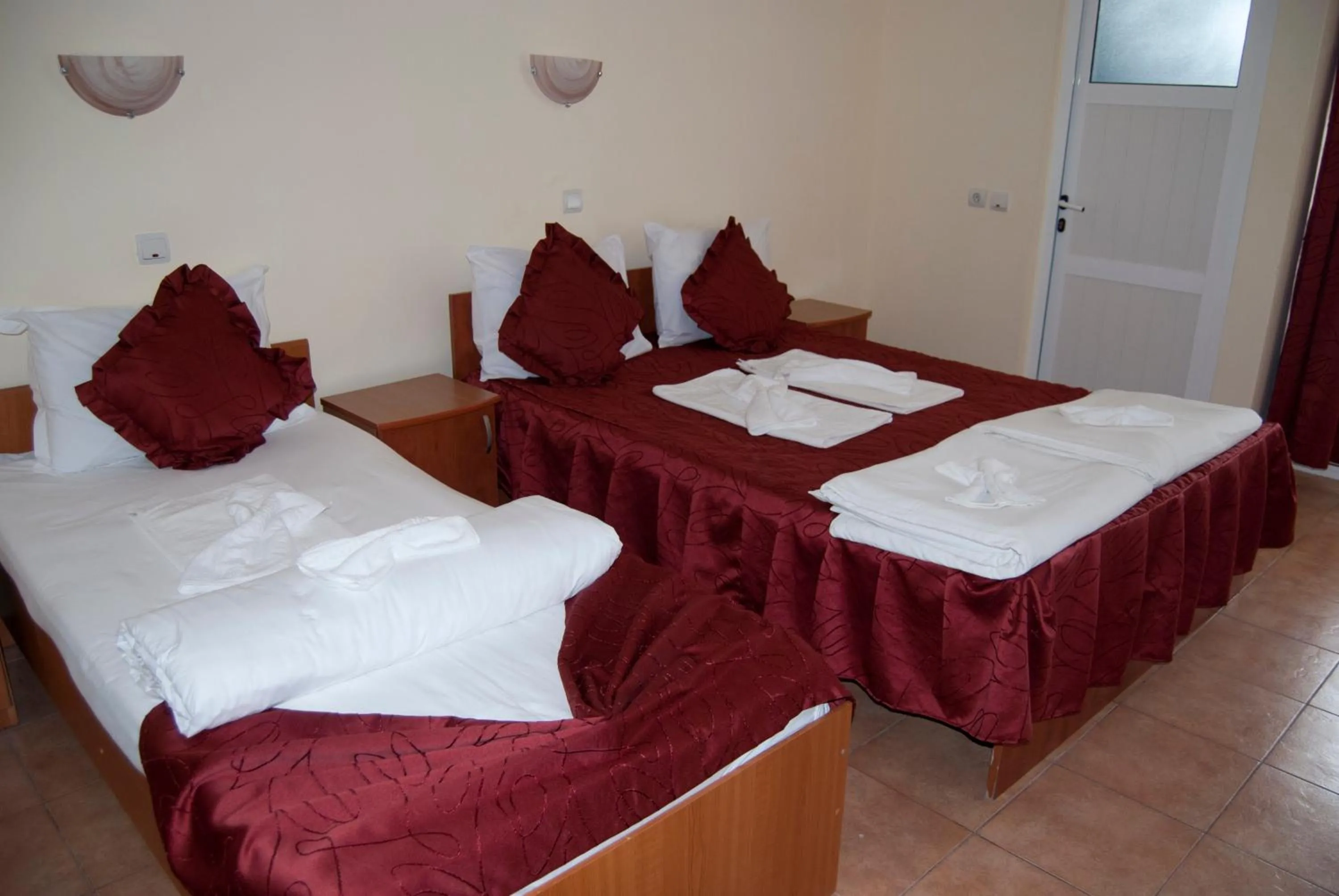Photo of the whole room, Bed in Hotel Laguna
