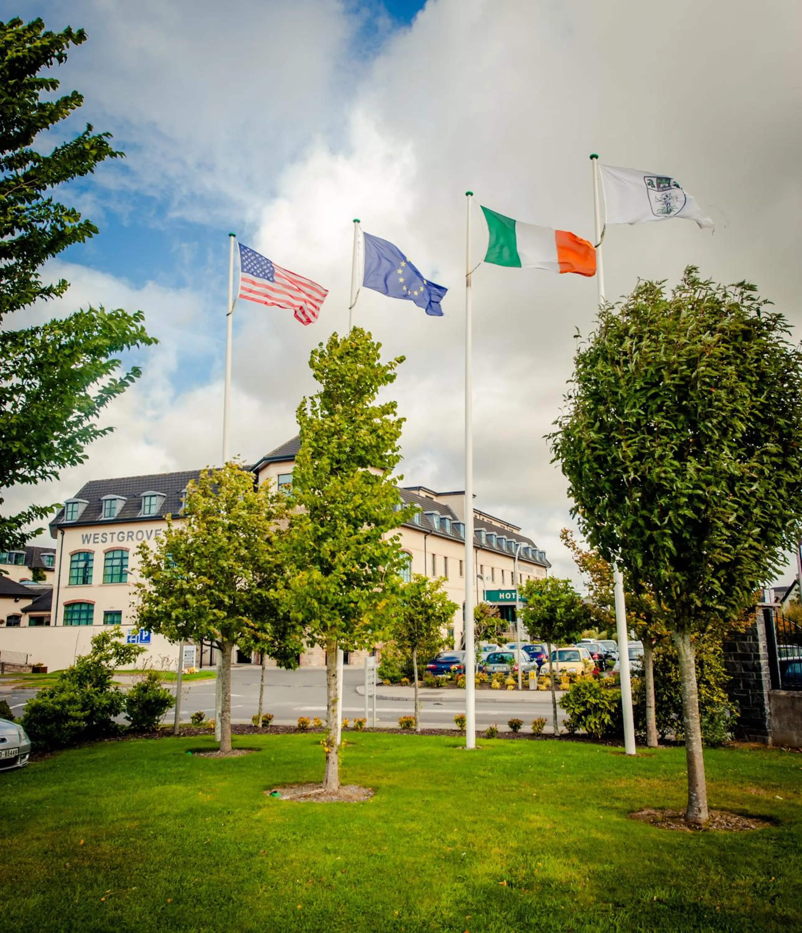 Facade/entrance in Westgrove Hotel