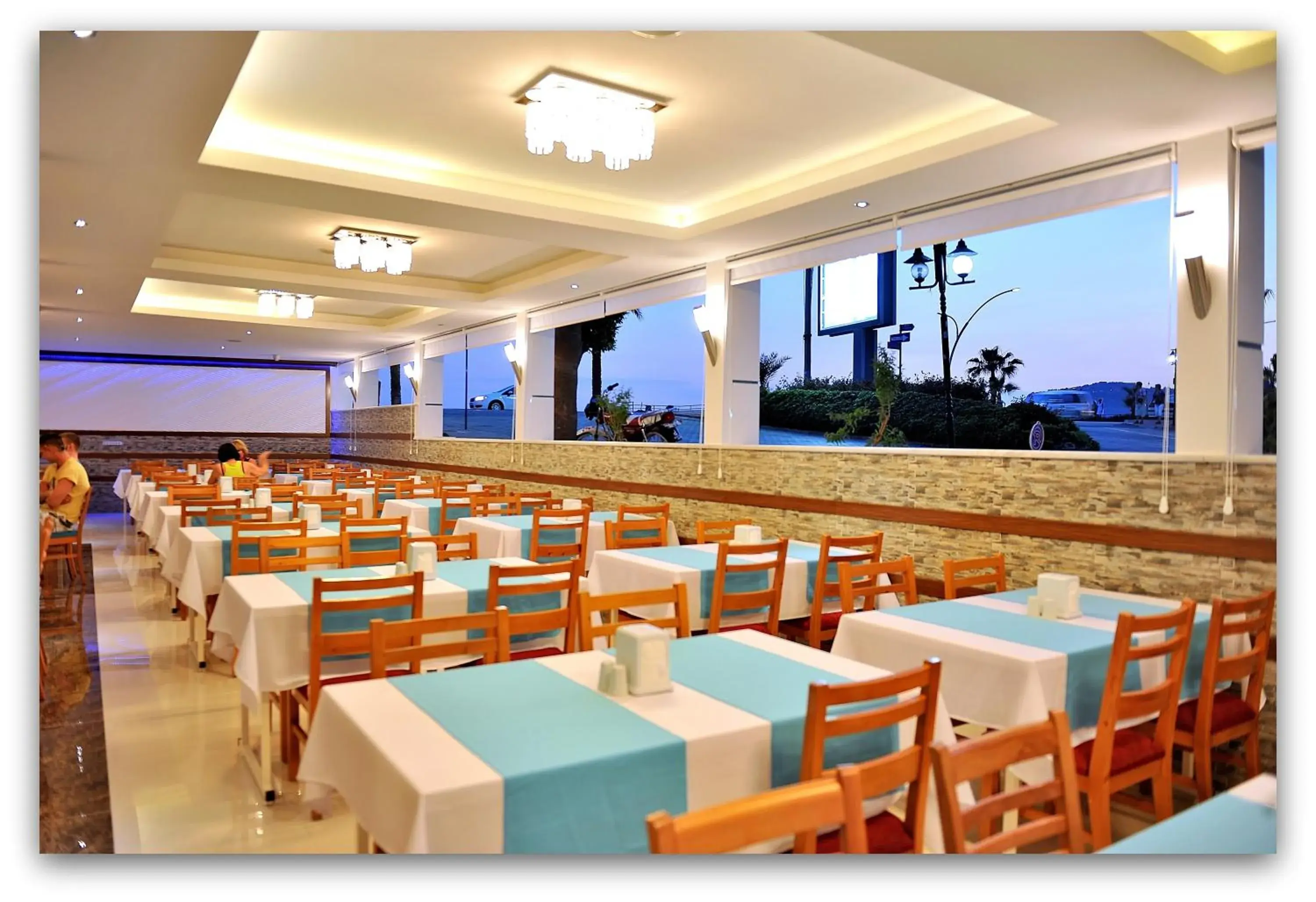 Restaurant/places to eat in Mesut Hotel Restaurant/places to eat in Mesut Hotel