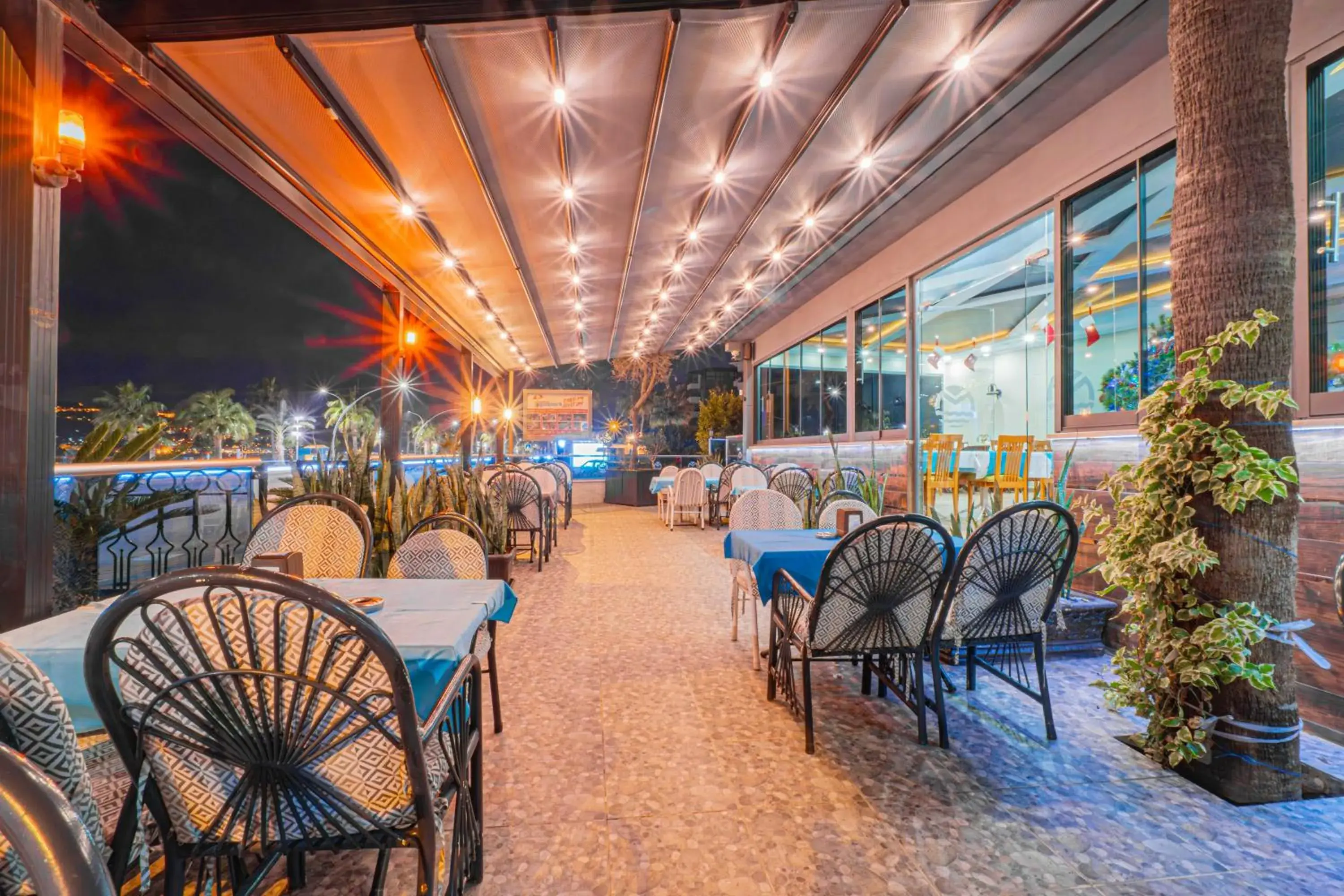 Restaurant/places to eat in Mesut Hotel Restaurant/places to eat in Mesut Hotel