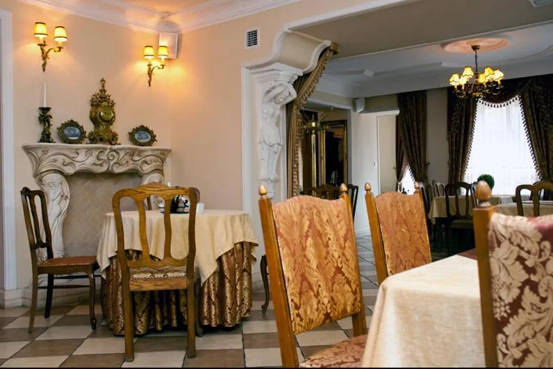 Restaurant/places to eat in Hotel Maria Helena