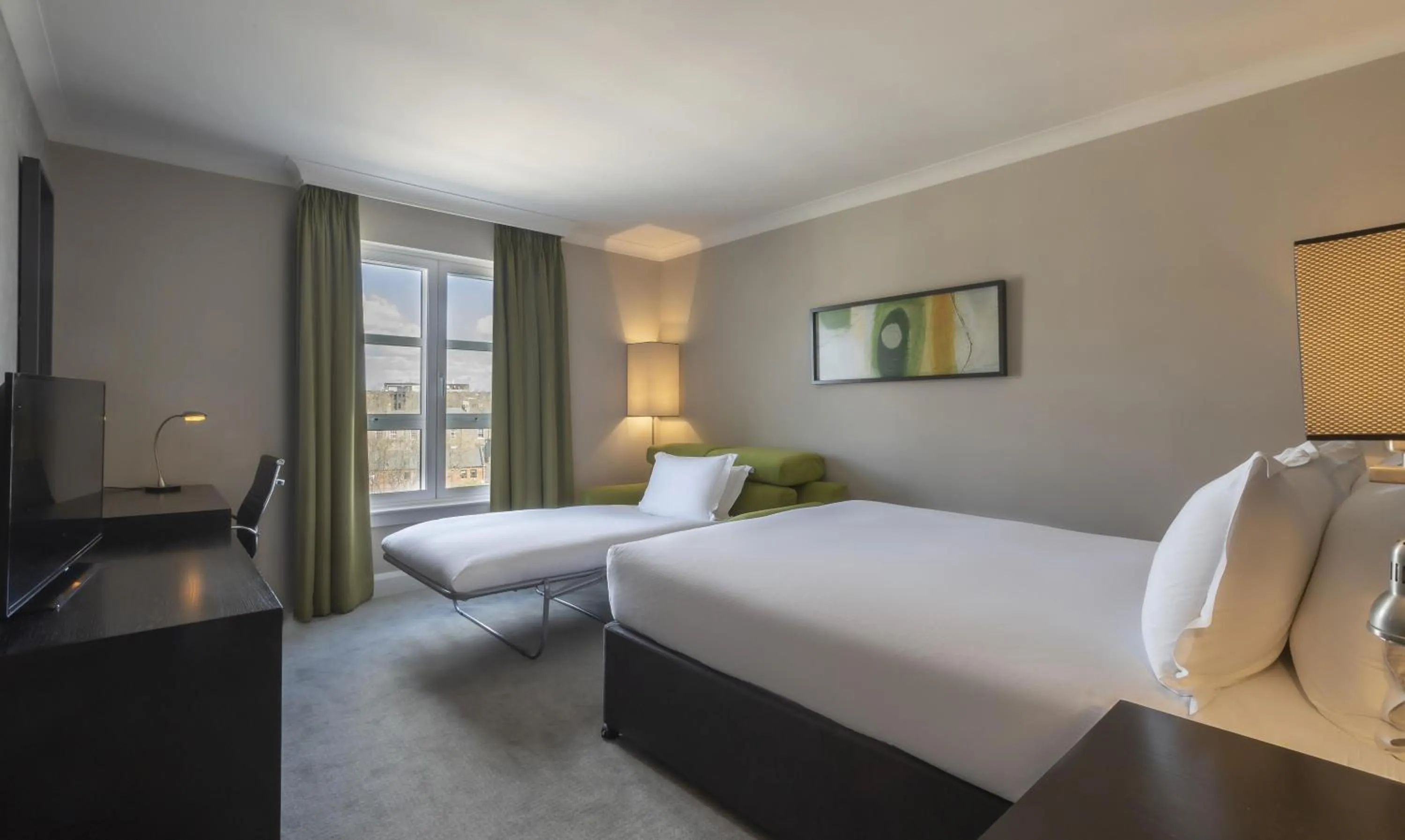 Living room, Bed in Hilton Dublin