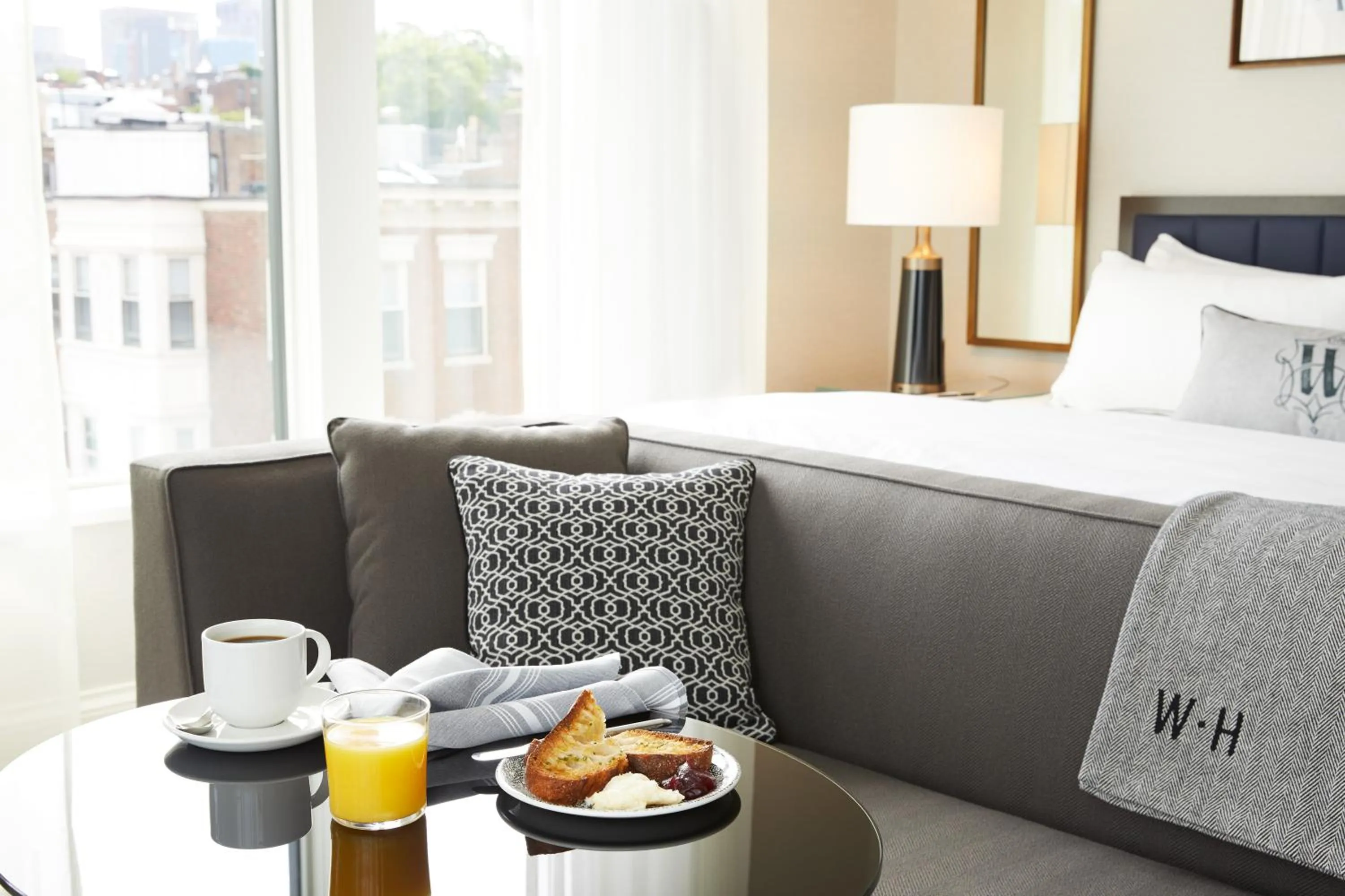 Food and drinks, Bed in The Whitney Hotel Boston