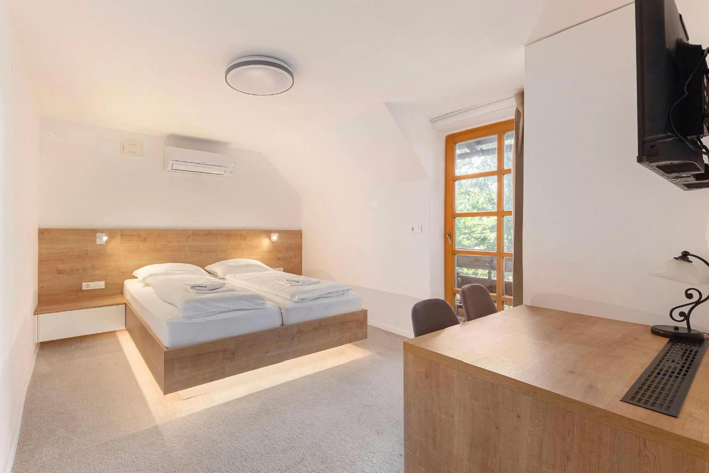 Bed in Gostilna Logar