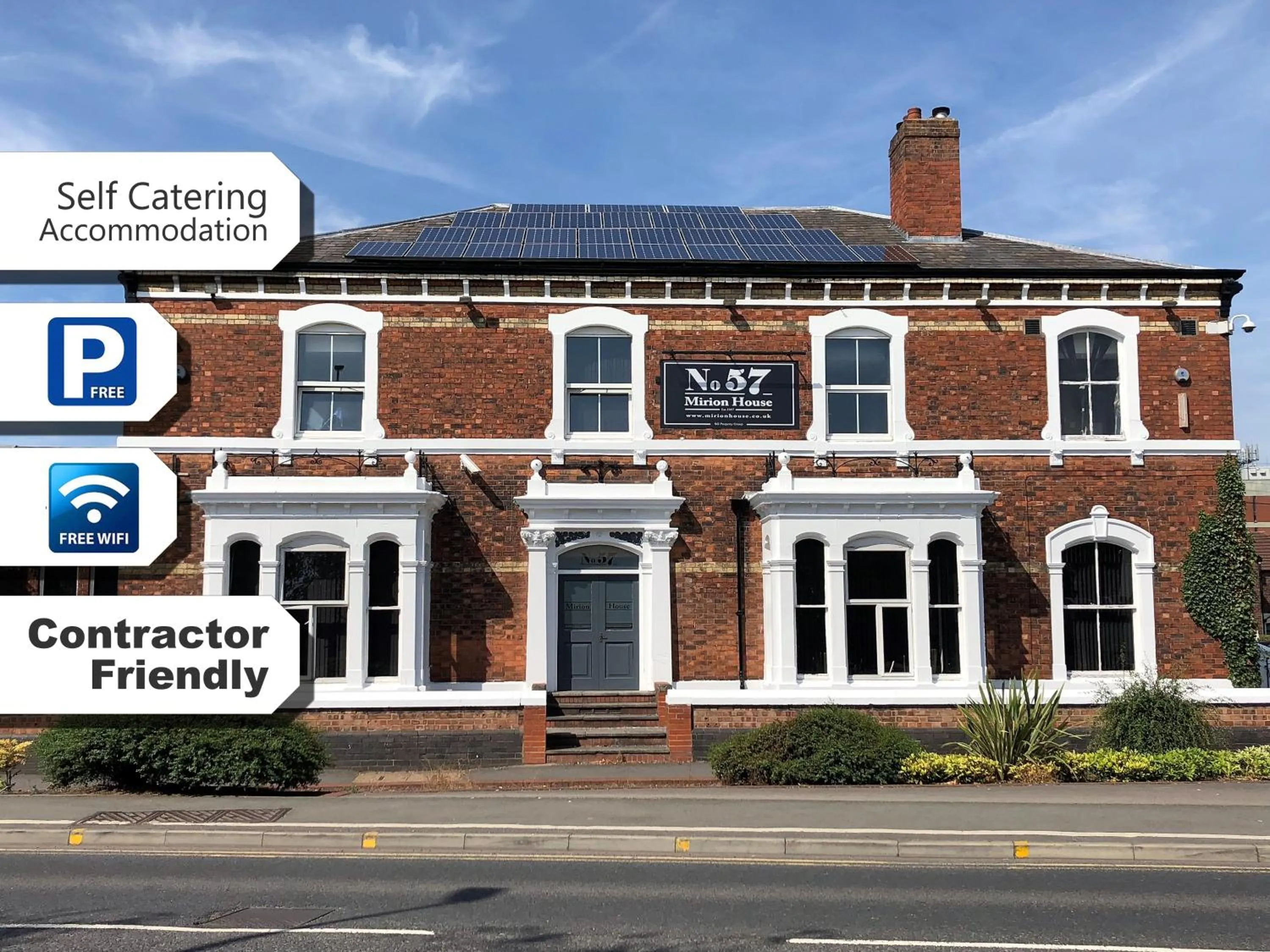 Facade/entrance in No57