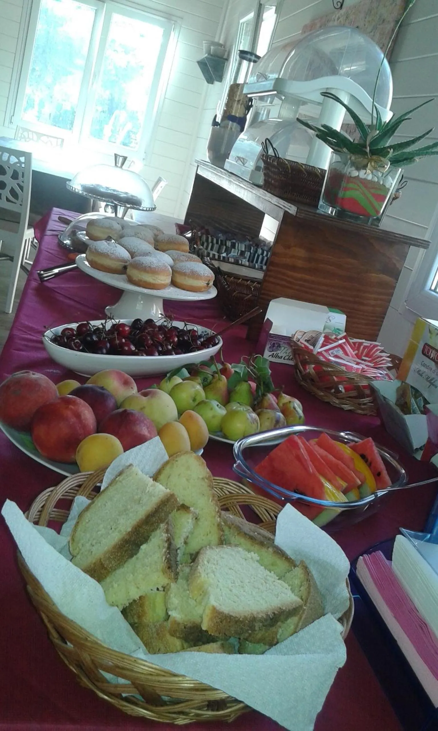 Buffet breakfast in Villa Ghetta Country House