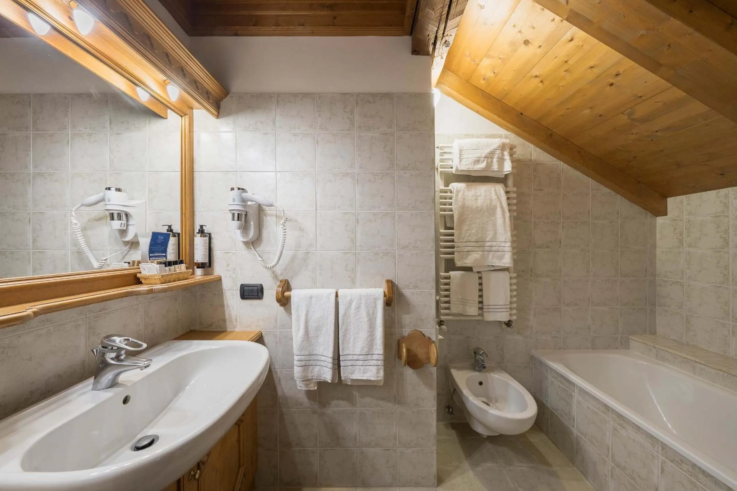 Bathroom in Franceschi Park Hotel