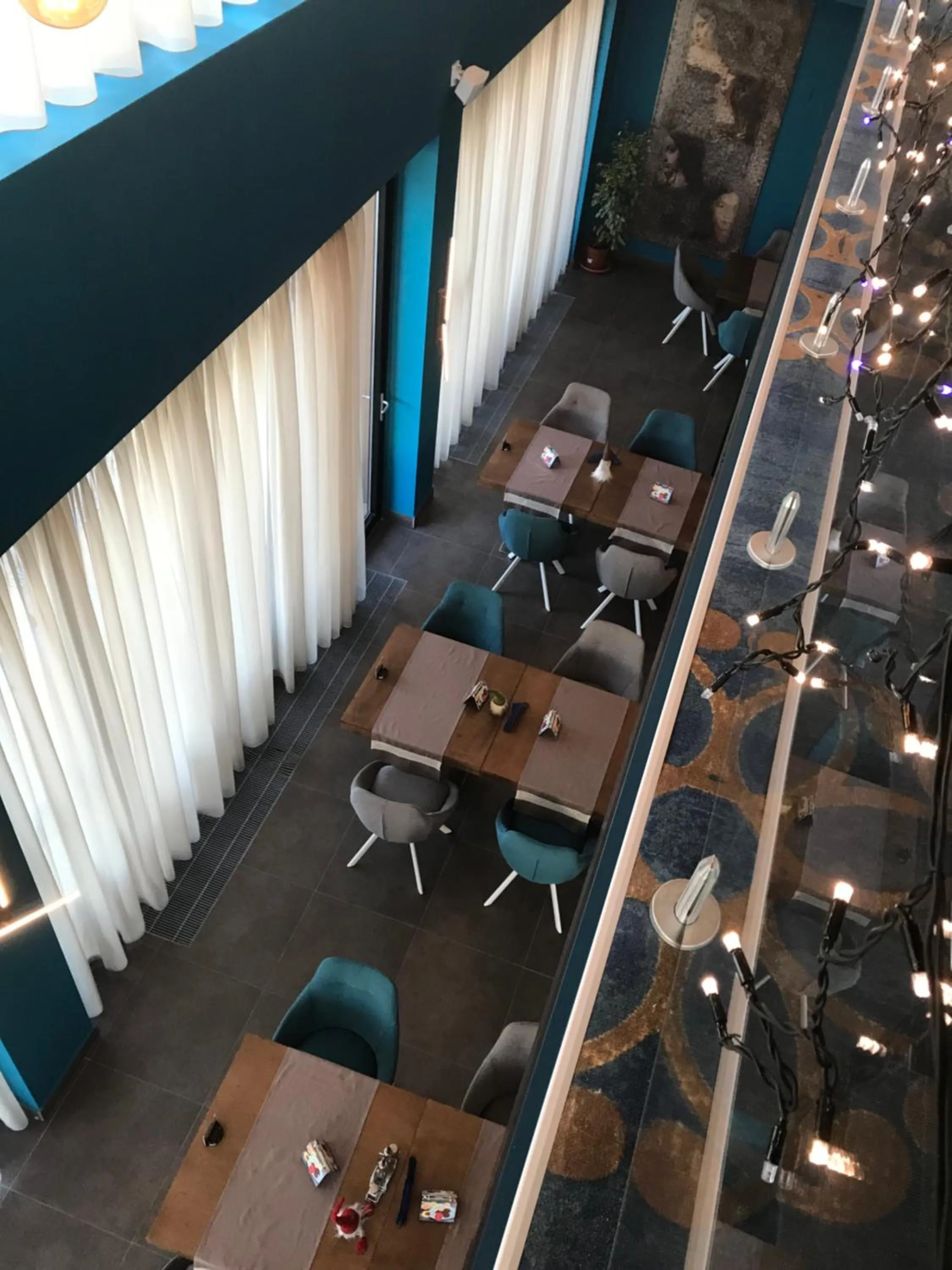 Restaurant/places to eat in Hotel Edma