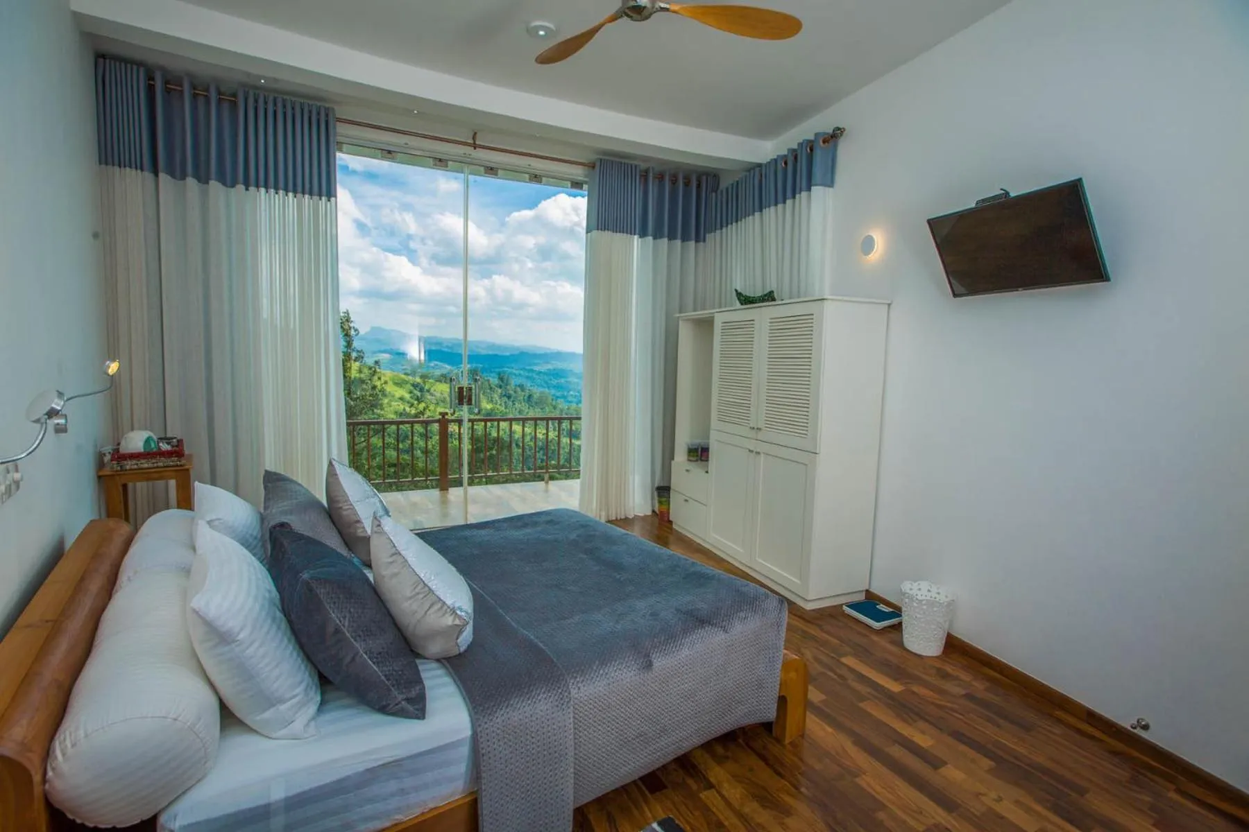 Bed in Villa Vajrapani