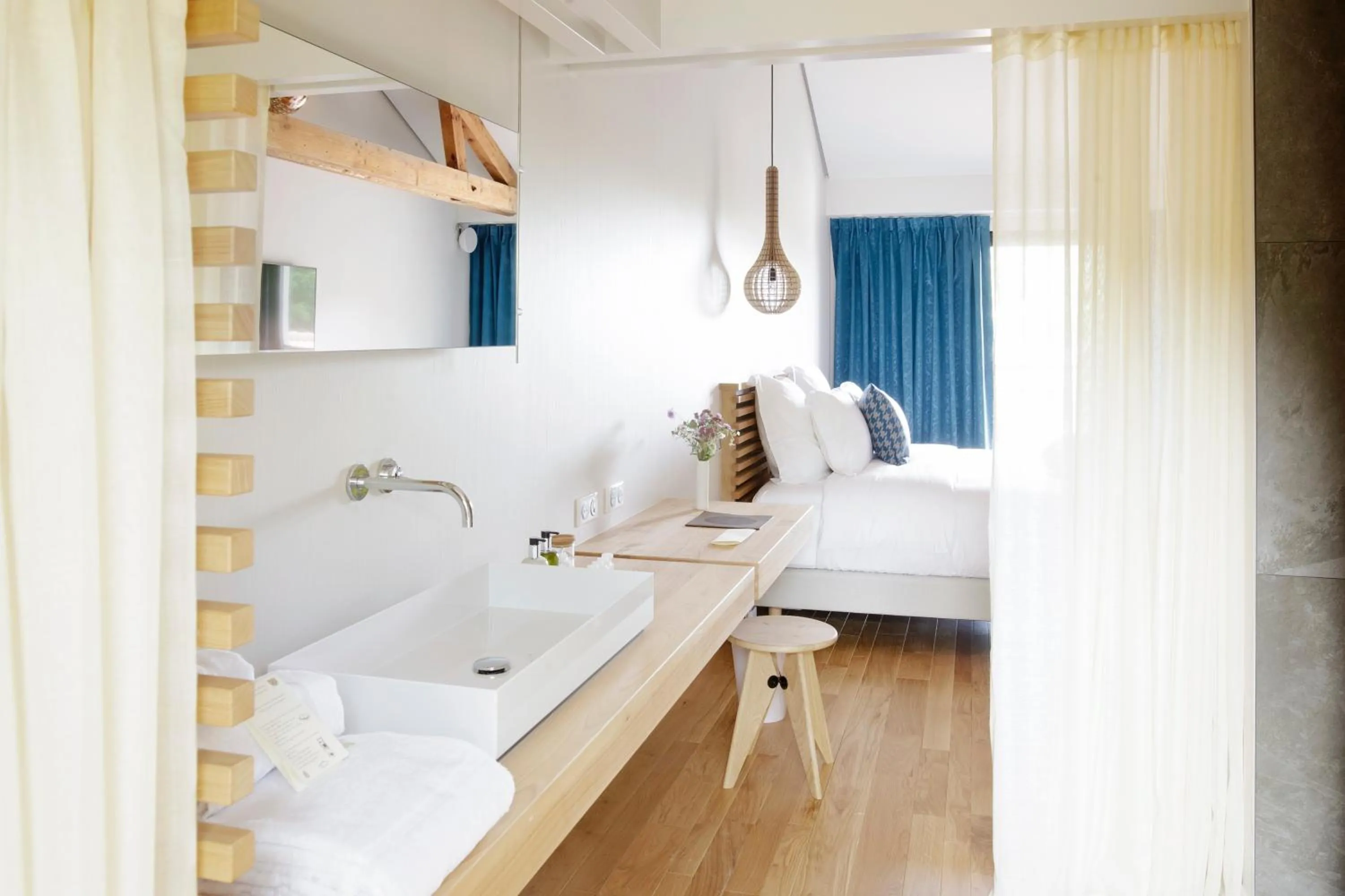 Bed in Hôtel & Restaurant Le Pré