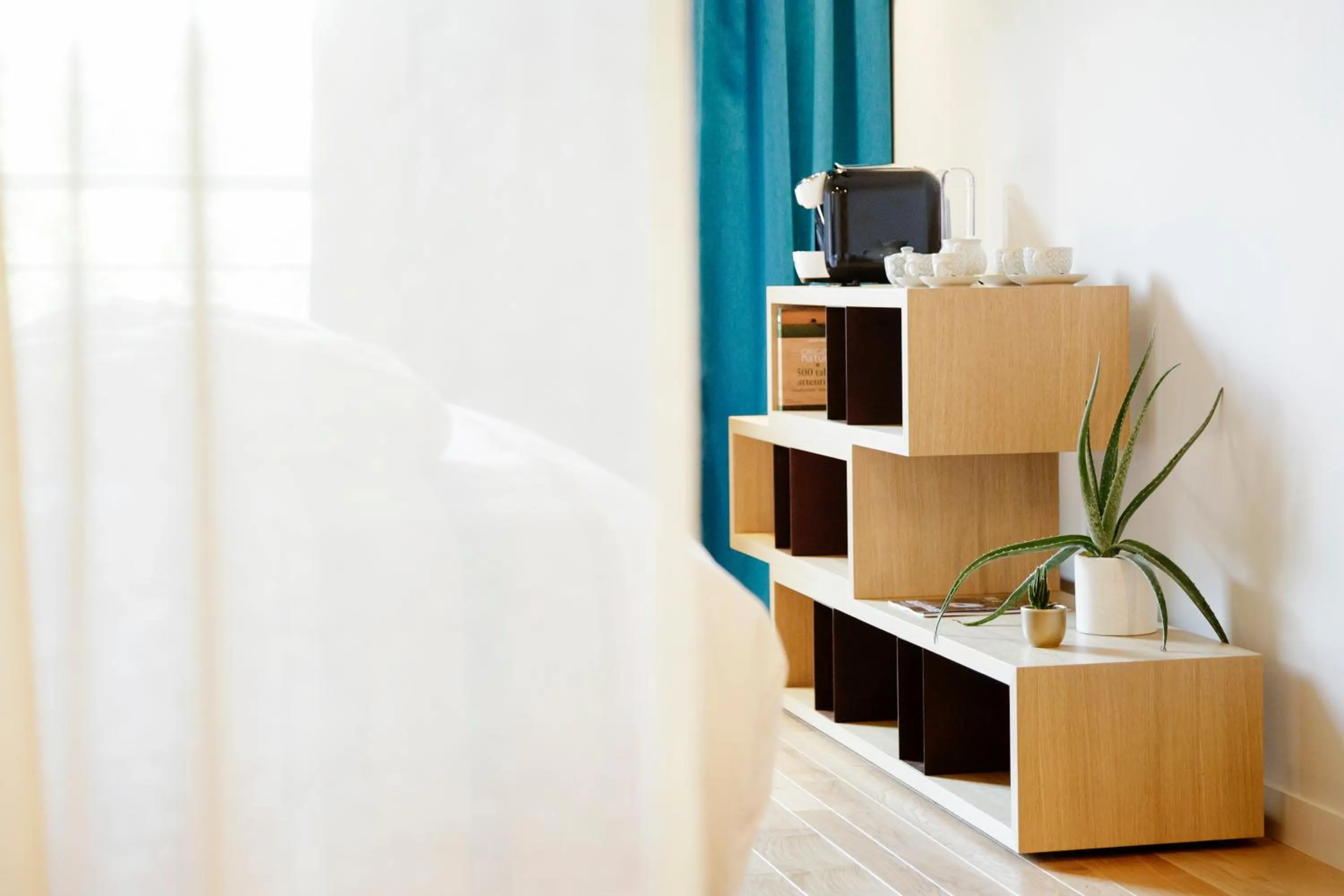 Coffee/tea facilities in Hôtel & Restaurant Le Pré