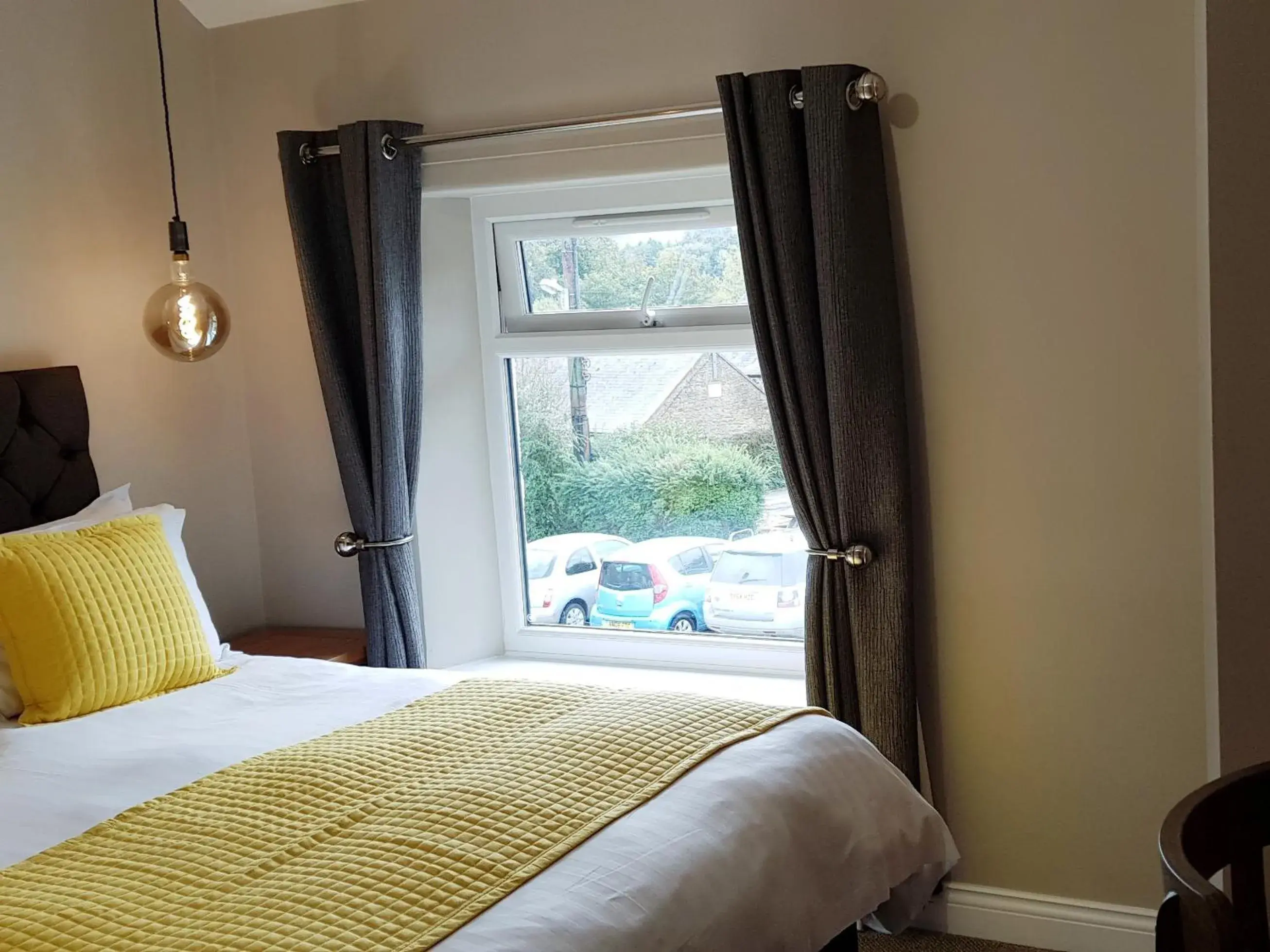 Bedroom, Bed in The Bowes Hotel Bedroom, Bed in The Bowes Hotel