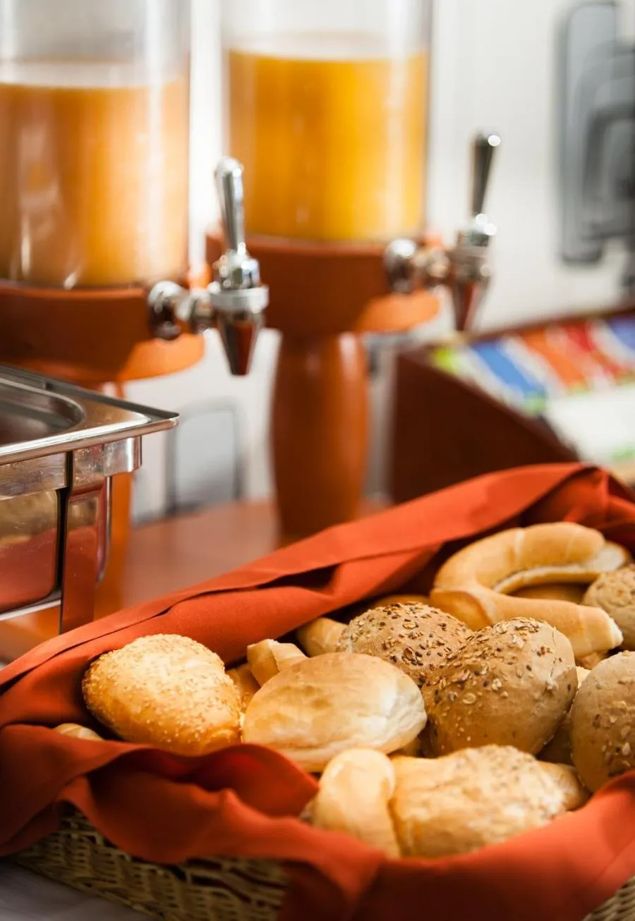 Buffet breakfast in Ezüsthíd Hotel