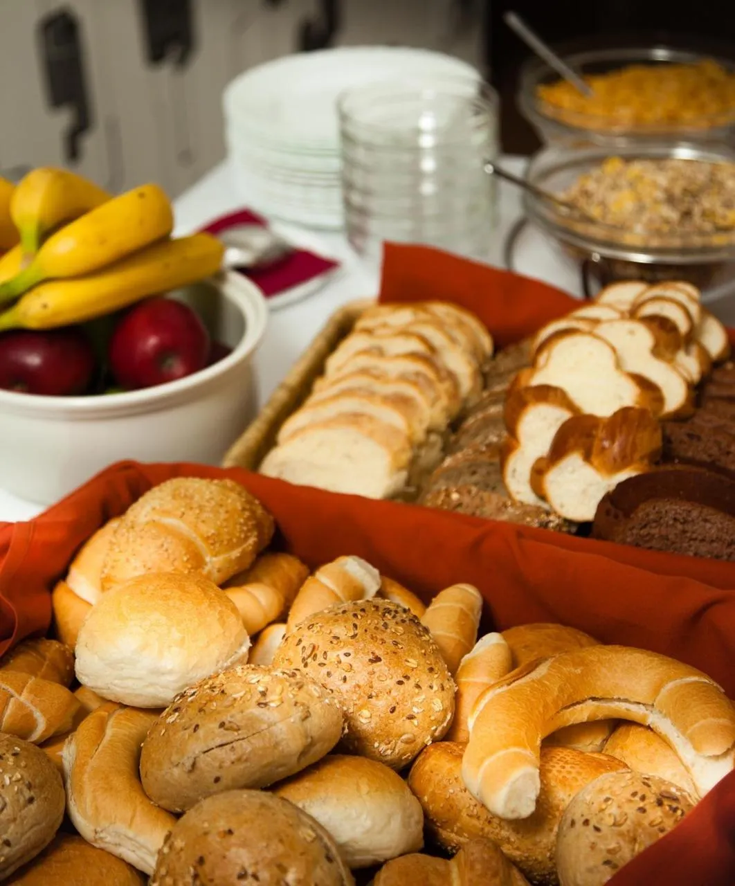Buffet breakfast in Ezüsthíd Hotel