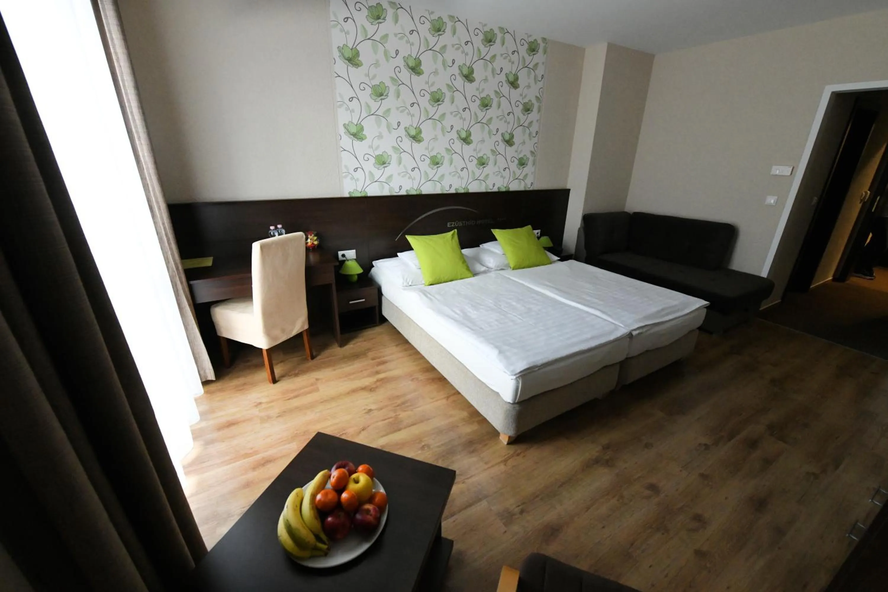 Bed in Ezüsthíd Hotel