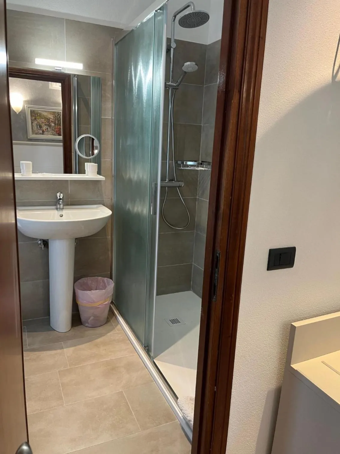 Shower in Hotel Marina