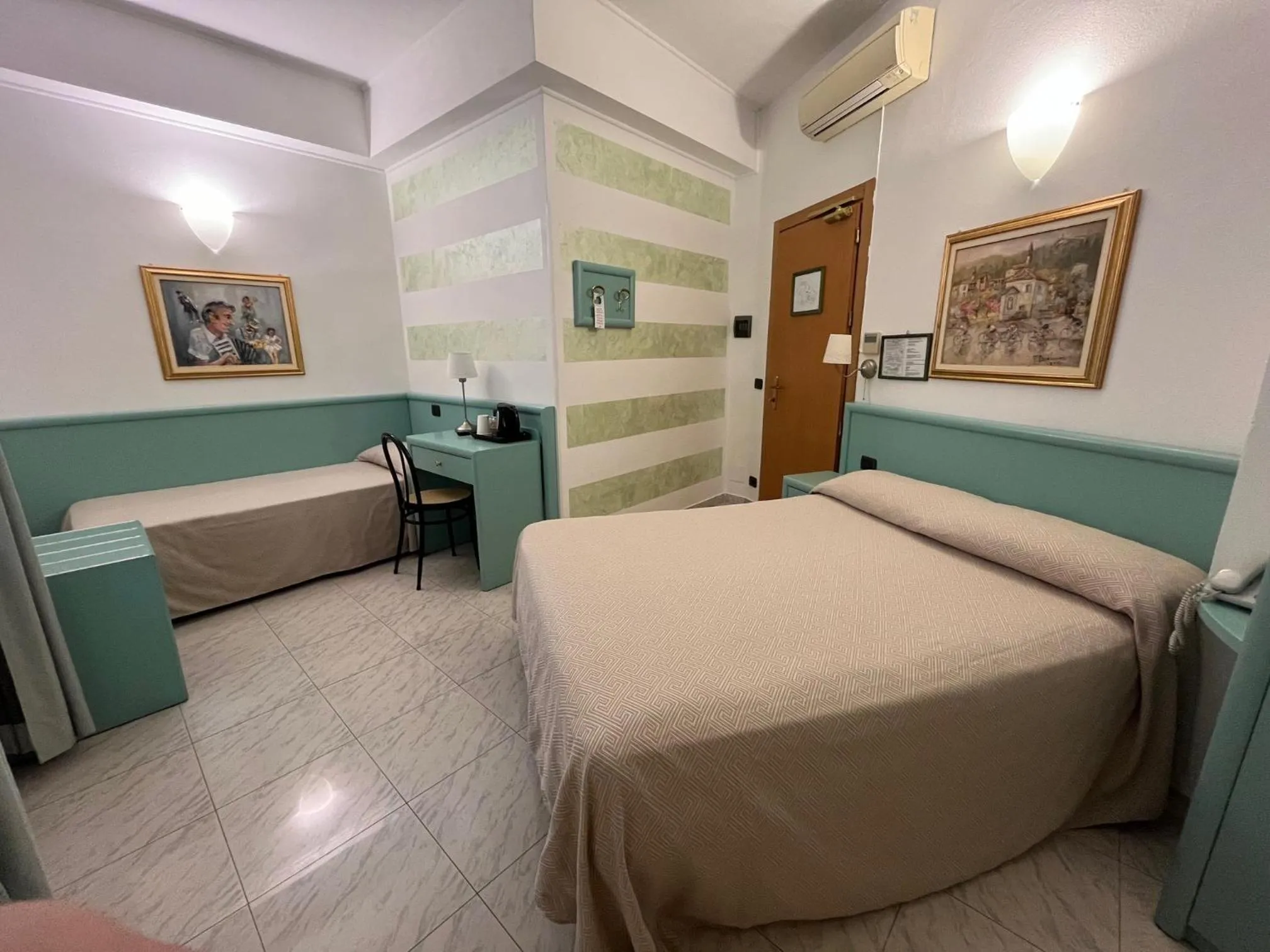 Triple Room in Hotel Marina