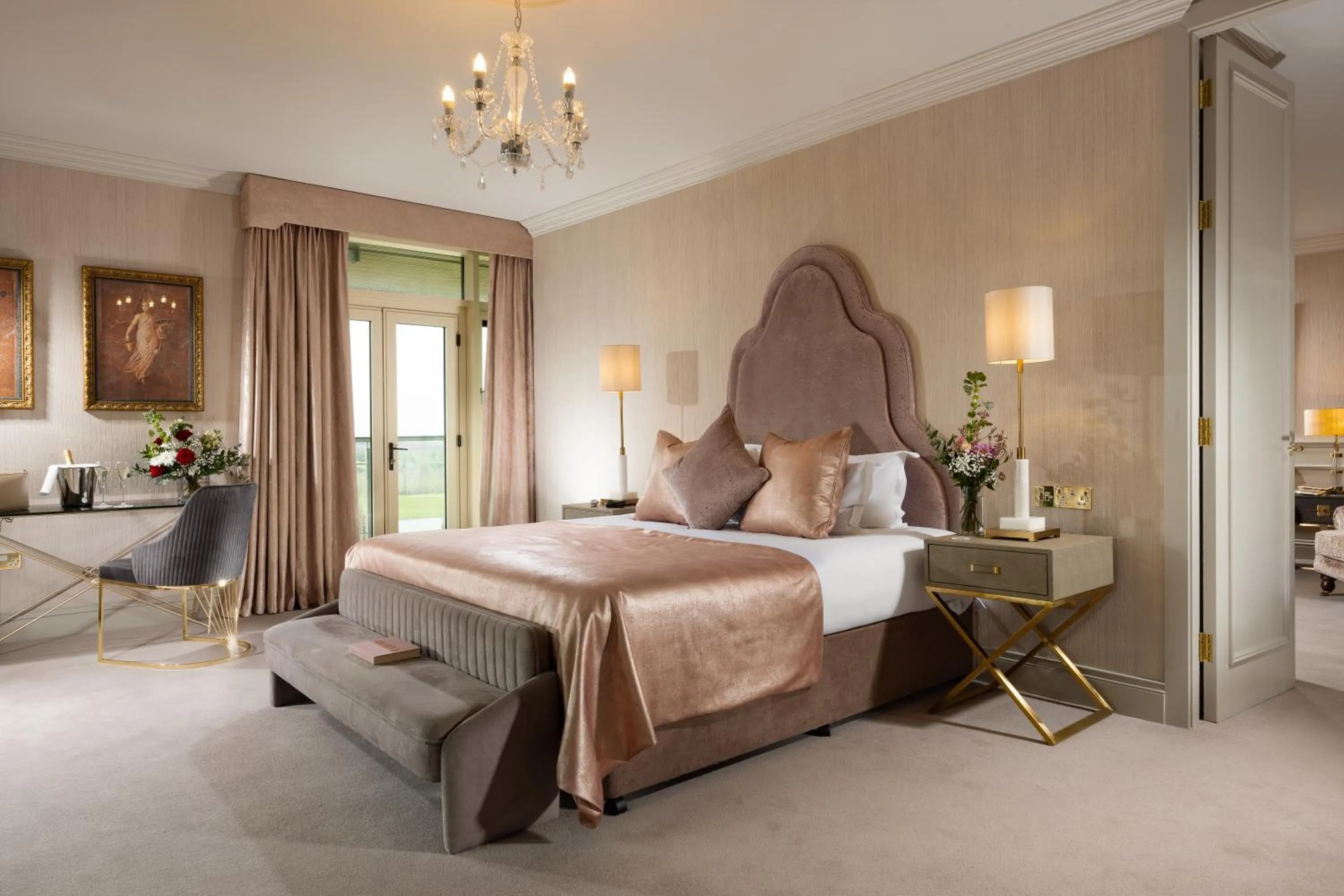 Bedroom, Bed in The Heritage